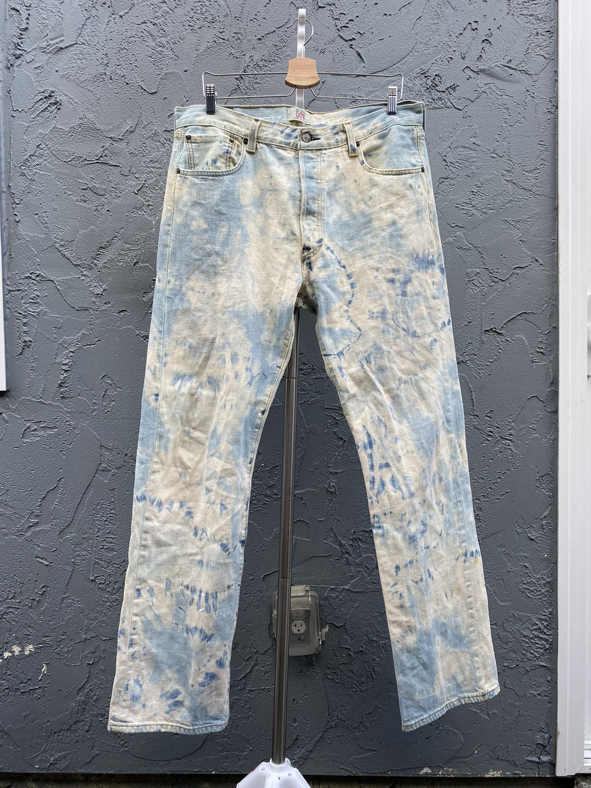 Levi's Crazy Bleach-Dye 00s Levi’s 501 Size US 36 / EU 52 - 1 Thumbnail