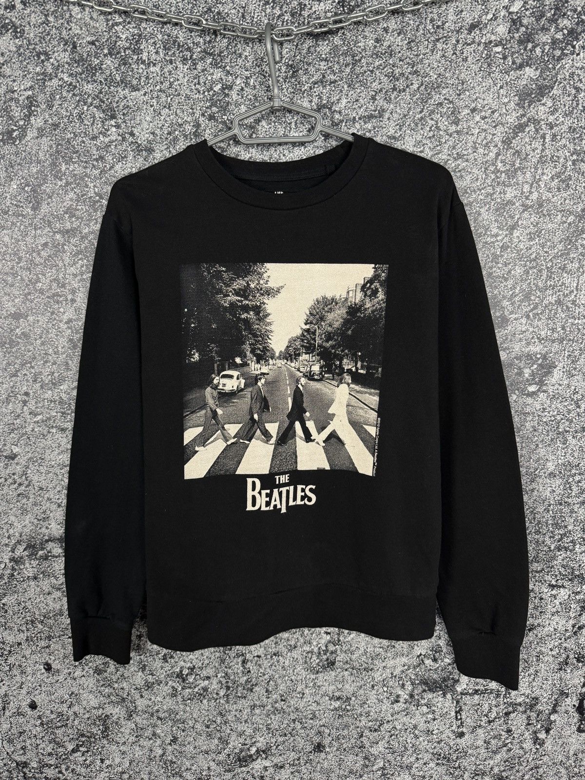 Vintage The Beatles 2012 Crew Sweatshirt Band Rock Vintage Size L Size L / US 10 / IT 46 - 1 Thumbnail