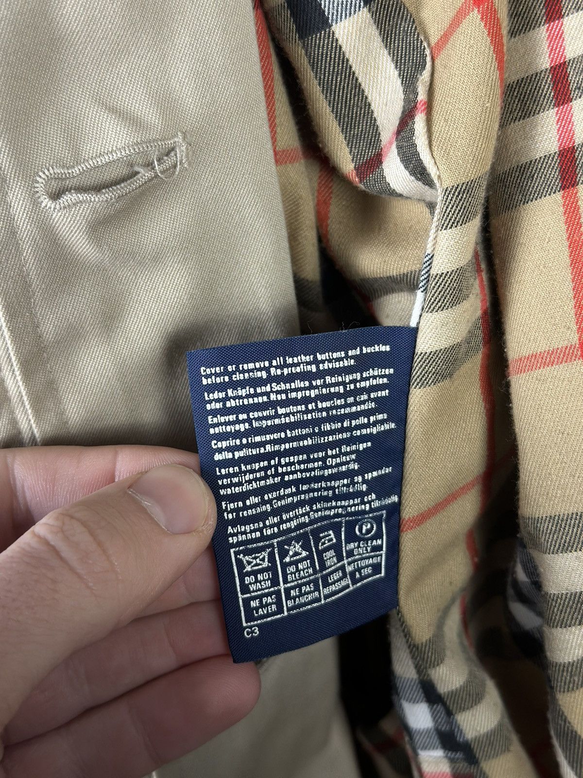 Burberry × Designer × Vintage Burberry's London Vintage Nova Check Beige Trench Coat Men's Size US L / EU 52-54 / 3 - 10 Thumbnail