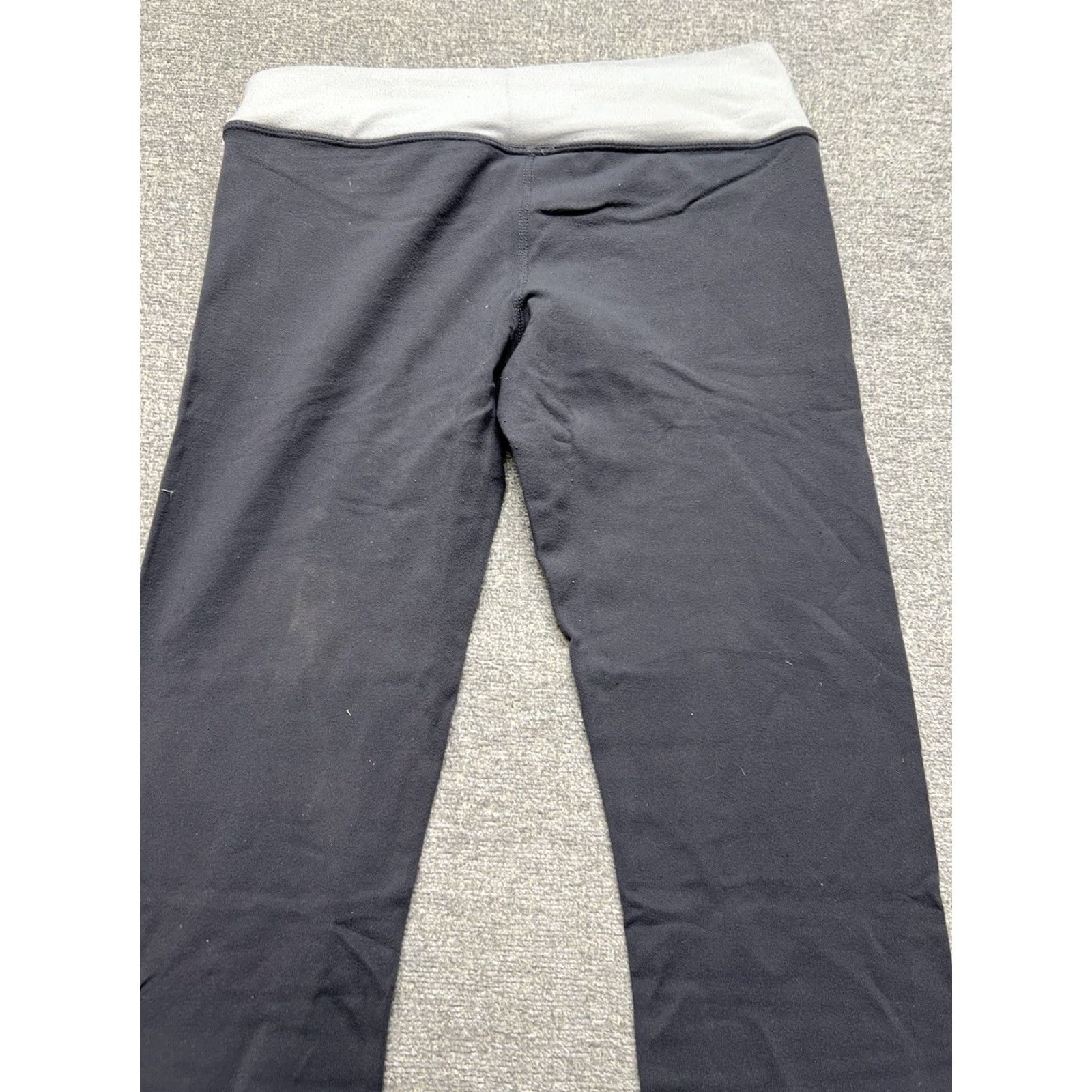 Lululemon LULULEMON Gather & Crow Crop Leggings Women’s 6 Gray 22” Inseam Cropped Skinny Yoga Athleisure Slimming Regular Size Type Leggings Women Size 28" / US 6 / IT 42 - 7 Thumbnail