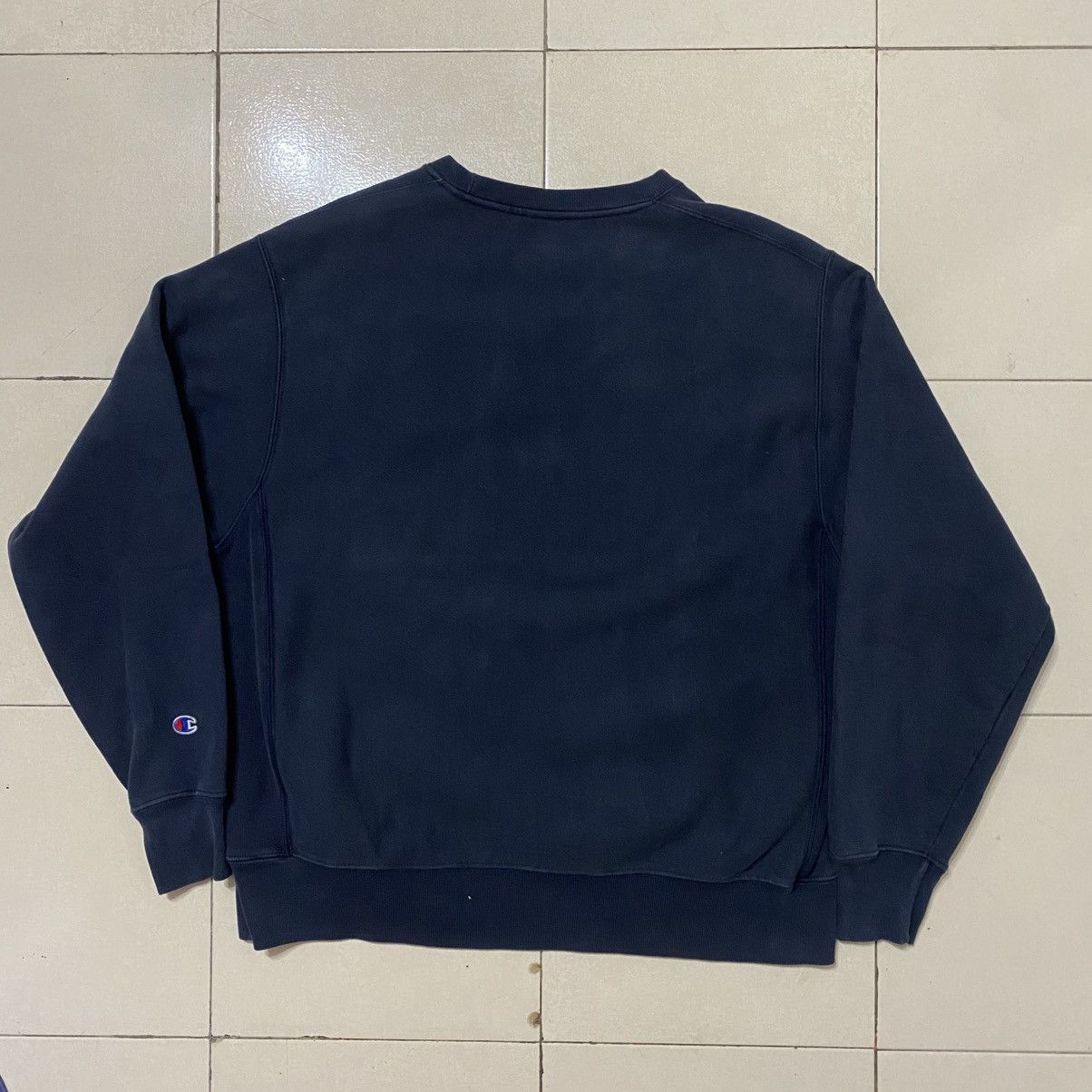 Champion Vintage Distressed Champion Big Logo Reverse Weave Size US L / EU 52-54 / 3 - 9 Thumbnail