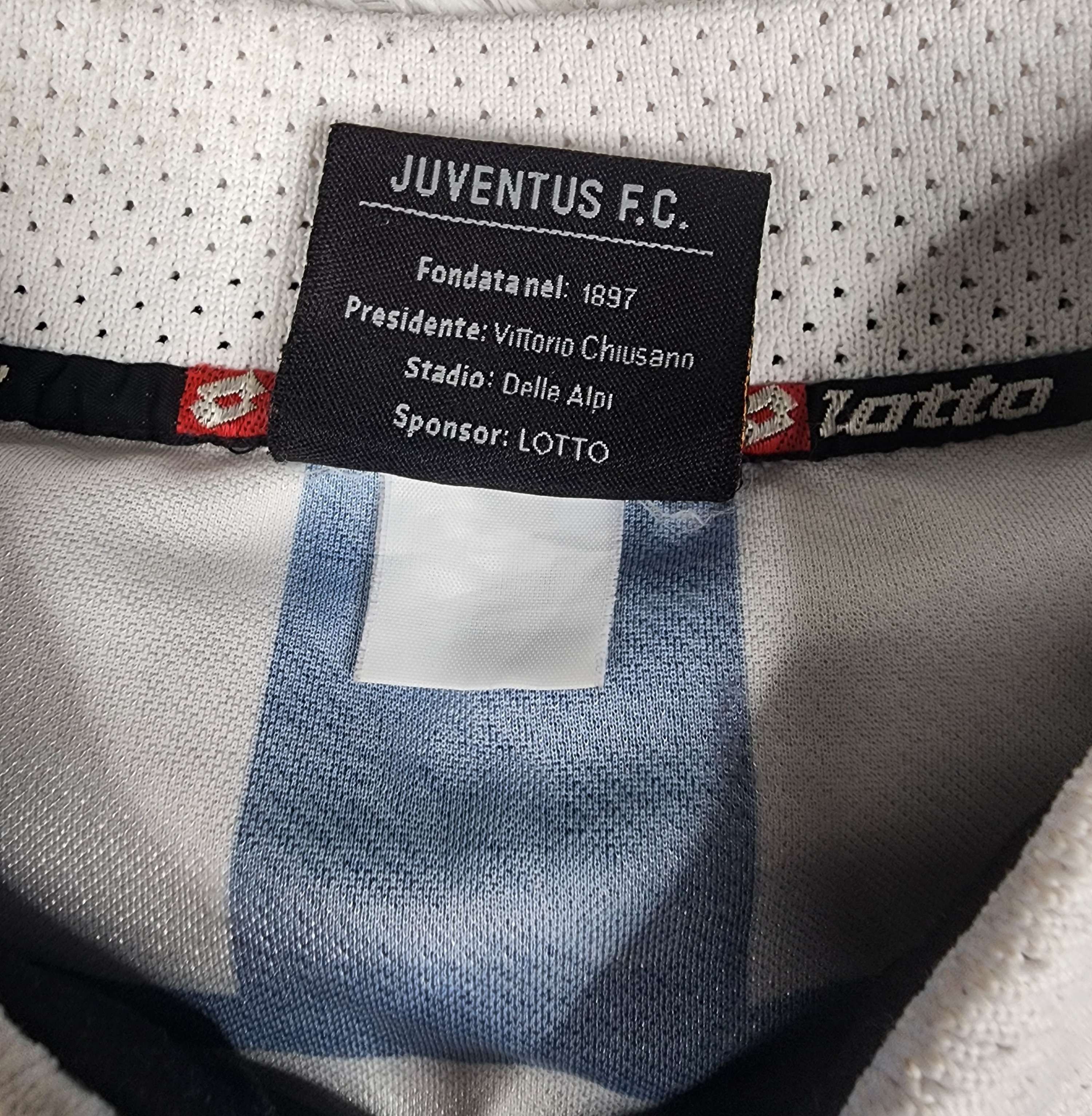 Lotto Sport Vintage Y2K Juventus F.C. 2001 Home jersey Size US M / EU 48-50 / 2 - 6 Thumbnail