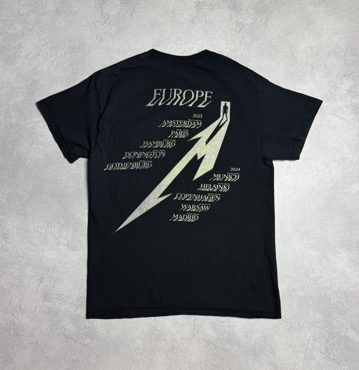 Metallica 2023 Metallica 72 Seasons Band T-Shirt size M Black Size US M / EU 48-50 / 2 - 2 Thumbnail