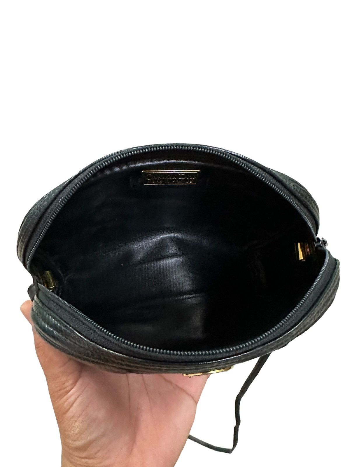Dior AUTHENTIC VINTAGE CHRISTIAN DIOR BLACK LEATHER CROSSBODY BAG Size ONE SIZE - 18 Thumbnail