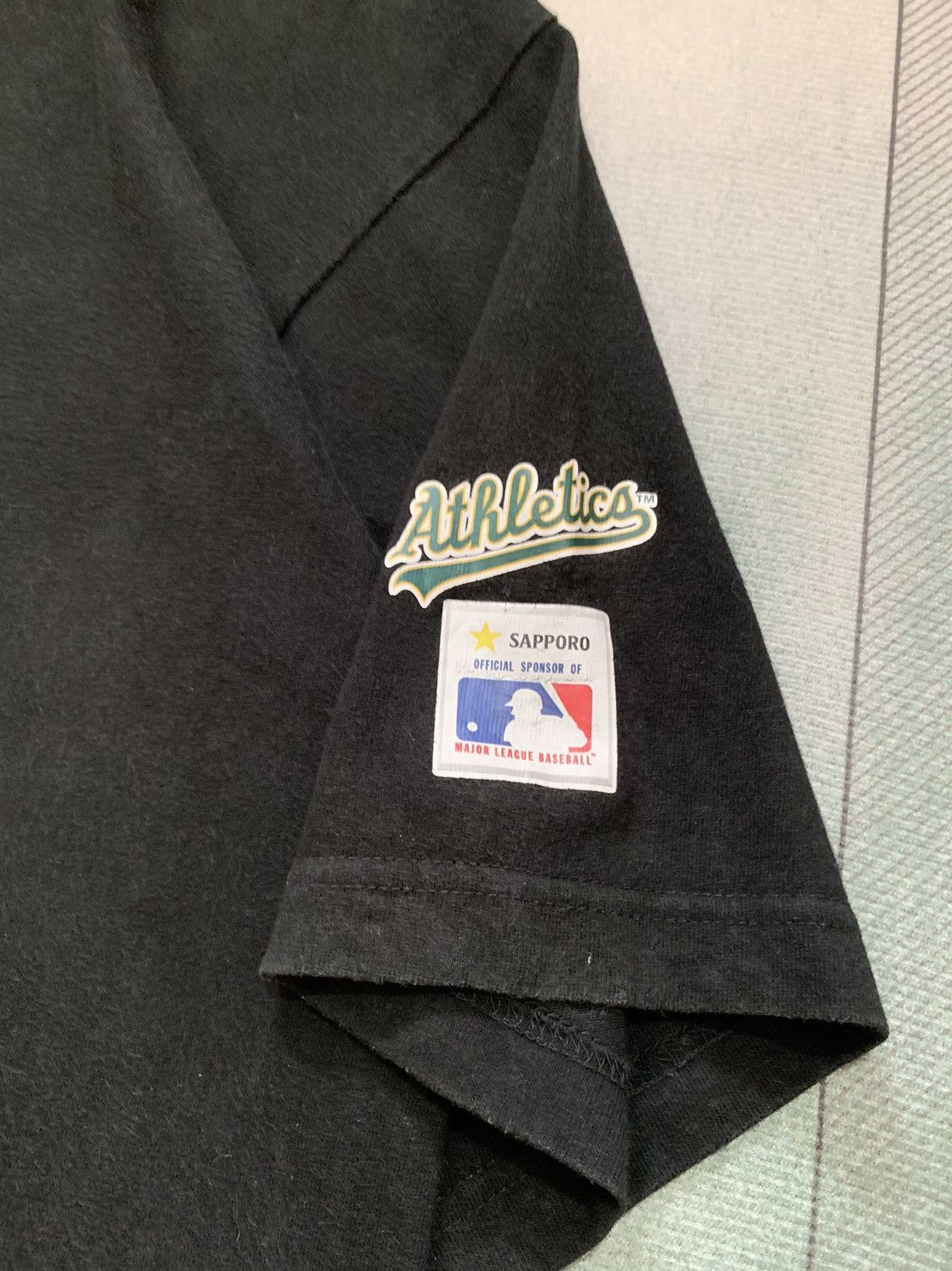 Japanese Brand Vintage Y2K Oakland Athletics Tee Size XL Size US XL / EU 56 / 4 - 6 Thumbnail