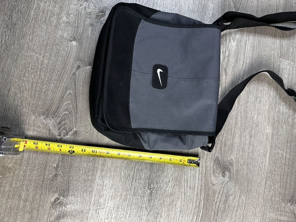 Nike × Vintage Vintage Y2K Nike Cross Body Bag Size ONE SIZE - 7 Thumbnail