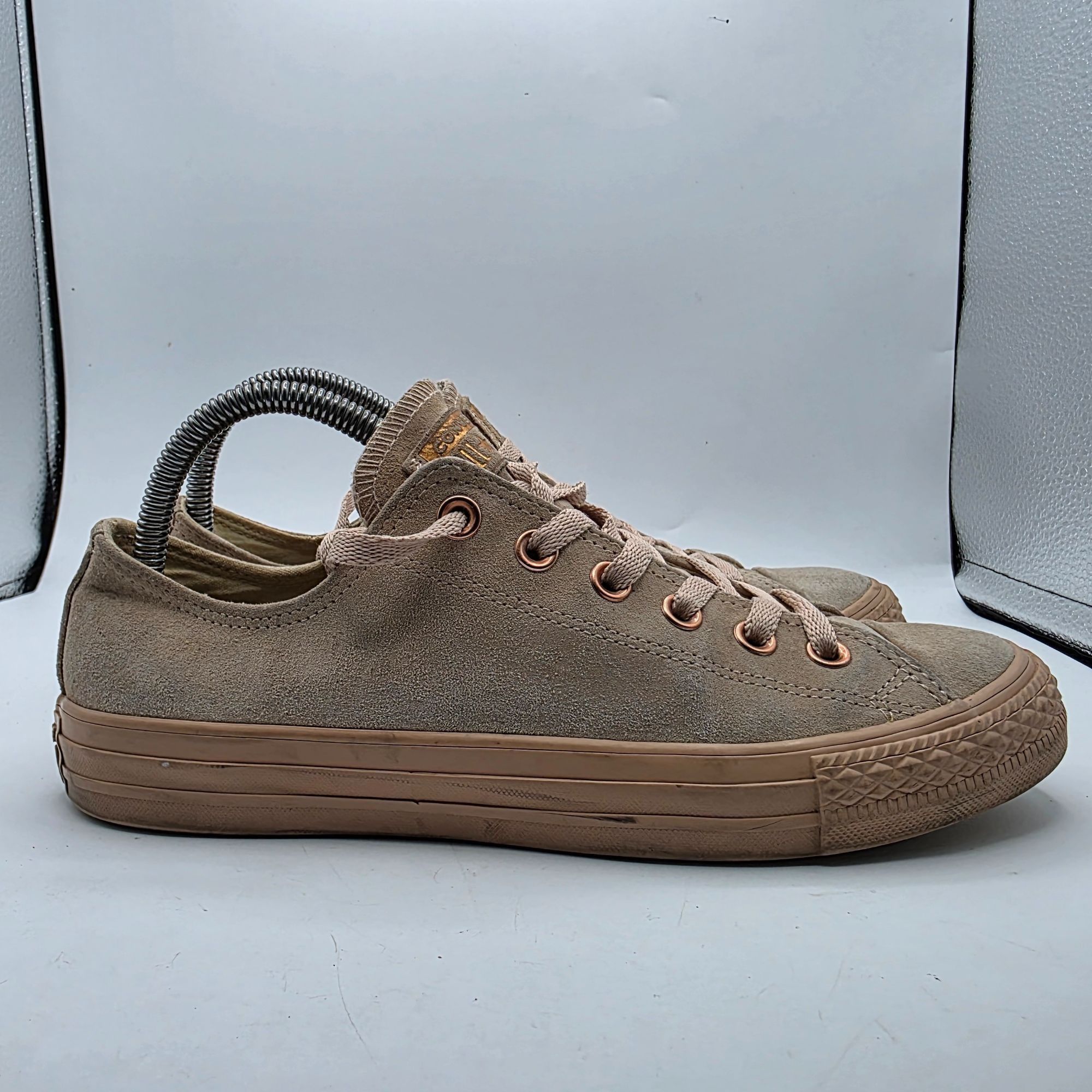 Converse Converse Chuck Taylor Womens Size 9 Beige Shoes Skateboardin Size US 9 / IT 39 - 12 Thumbnail