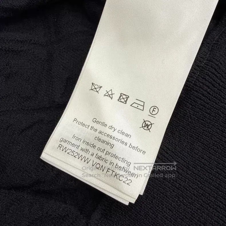 Louis Vuitton Louis Vuitton 25 Black embossed full print wool jacket Size US S / EU 44-46 / 1 - 3 Thumbnail