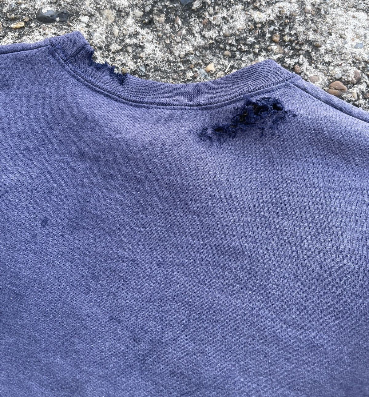Vintage 90s Crazy Distressed Faded Blue Crewneck Size US L / EU 52-54 / 3 - 14 Thumbnail