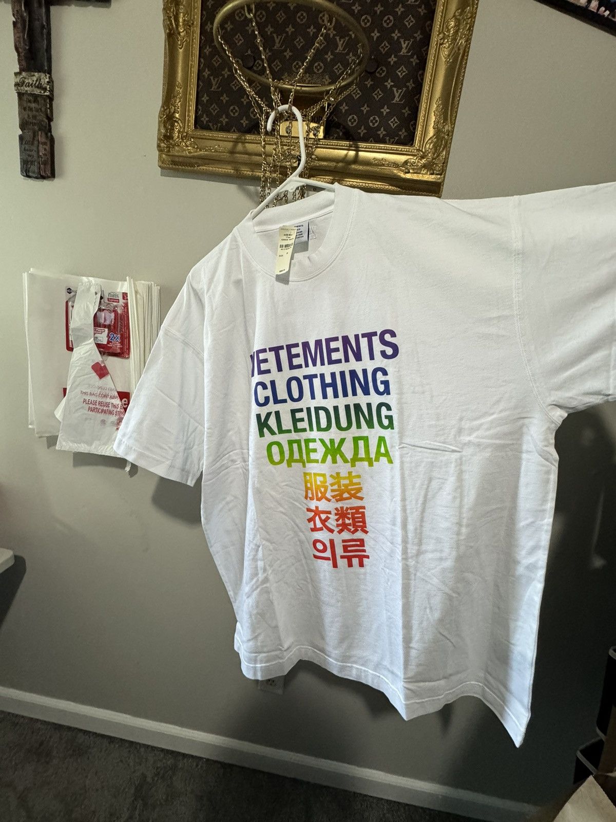 Vetements Vetements White Rainbow Translation Tee Medium Size US M / EU 48-50 / 2 - 5 Thumbnail