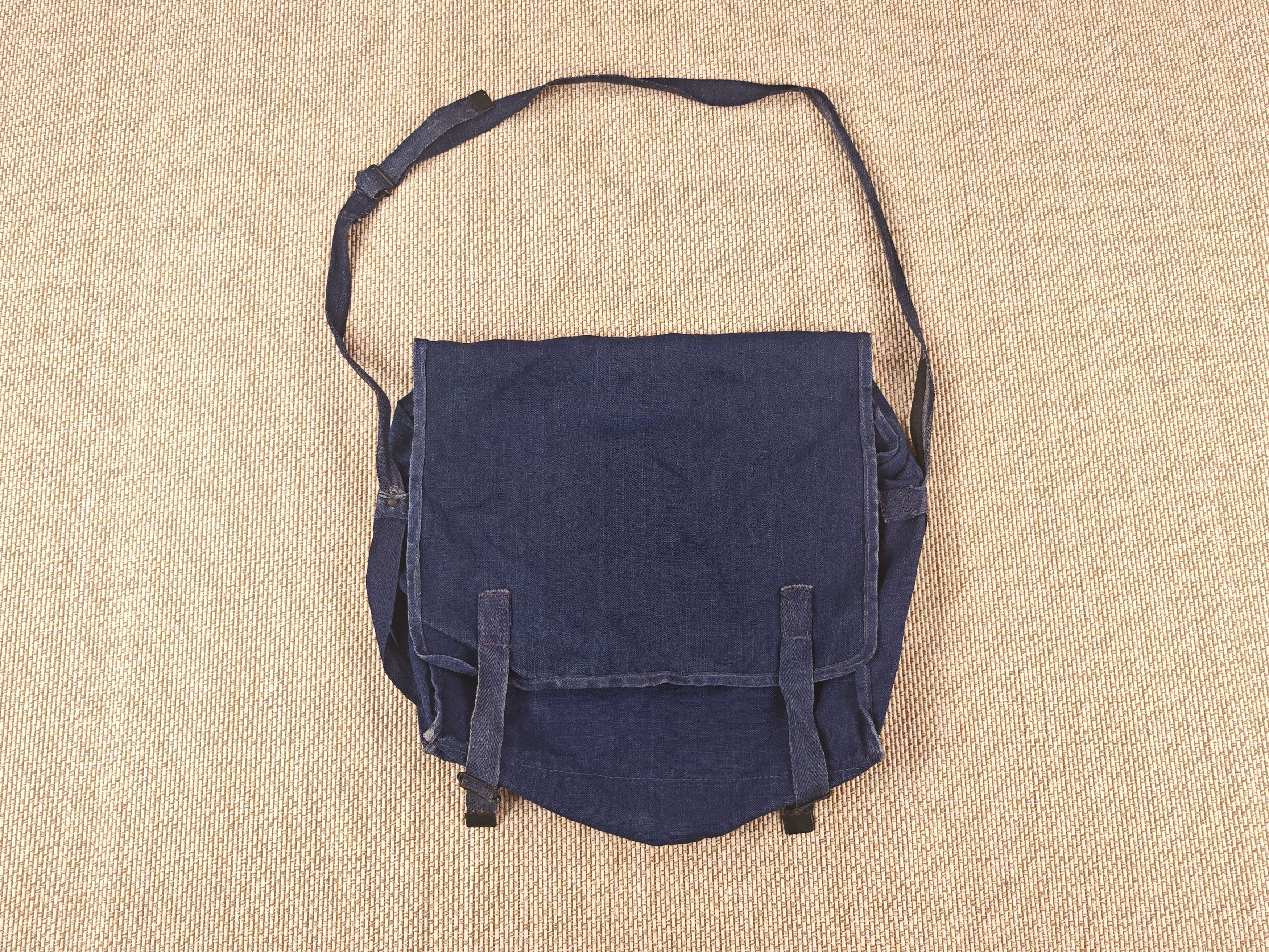 Vintage Vintage WW2 French Linen Sling Bag Size ONE SIZE - 1 Thumbnail