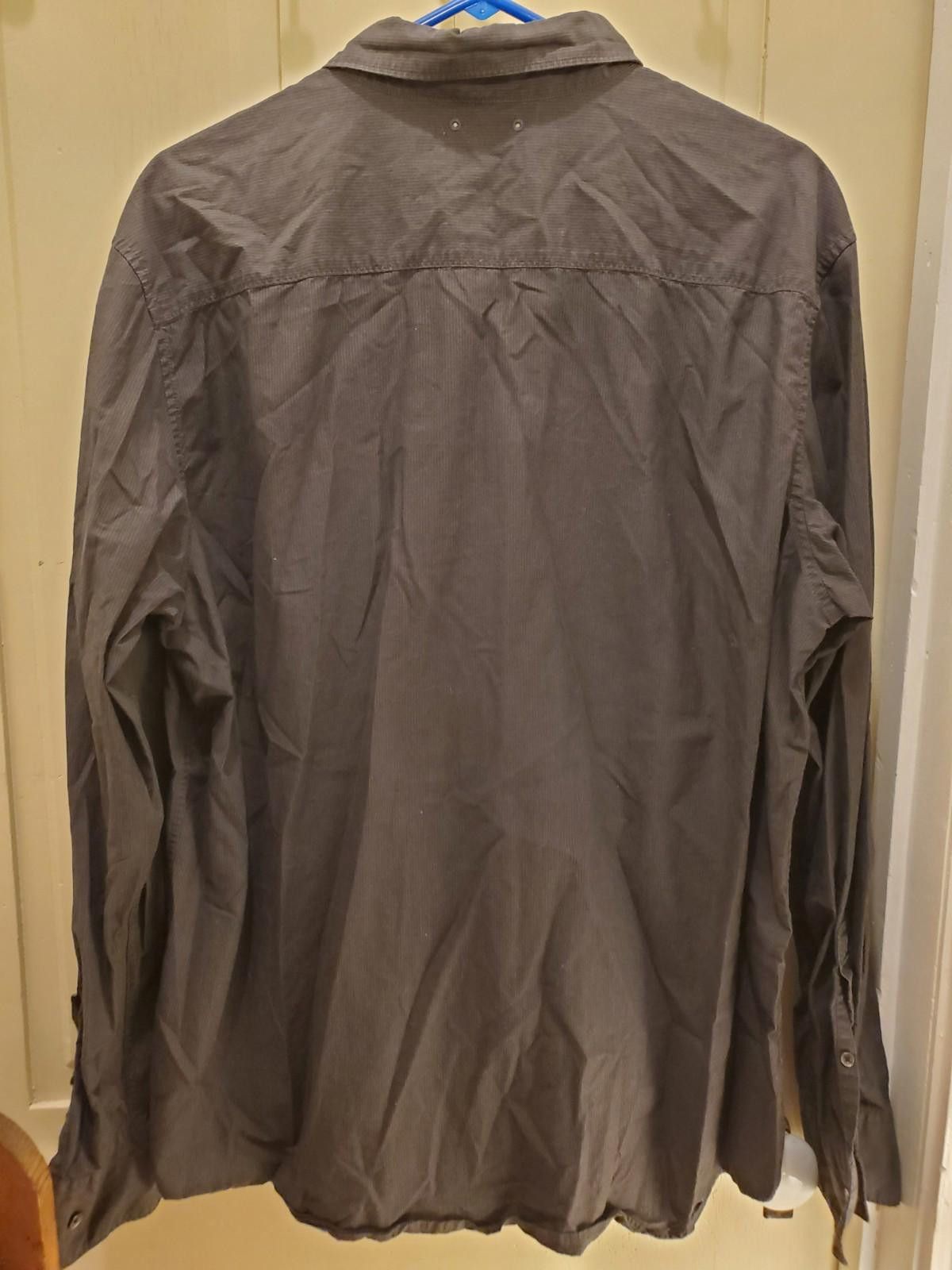 Calvin Klein Calvin Klein Shirt Mens XL LongSleeve ButtonDown Gray stripe Size US XL / EU 56 / 4 - 6 Thumbnail