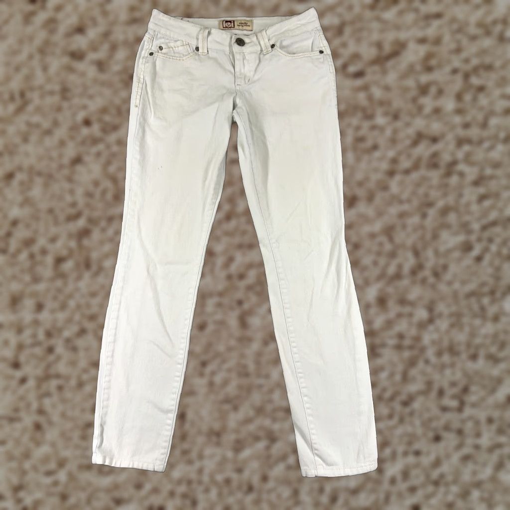 Vintage LEI Jeans Womens 3 White Denim Skinny Low Rise Embroidered 26x28 Distressed 5-Pocket Designer American Classic Logo Vintage No Size 26" / US 2 / IT 38 - 1 Thumbnail