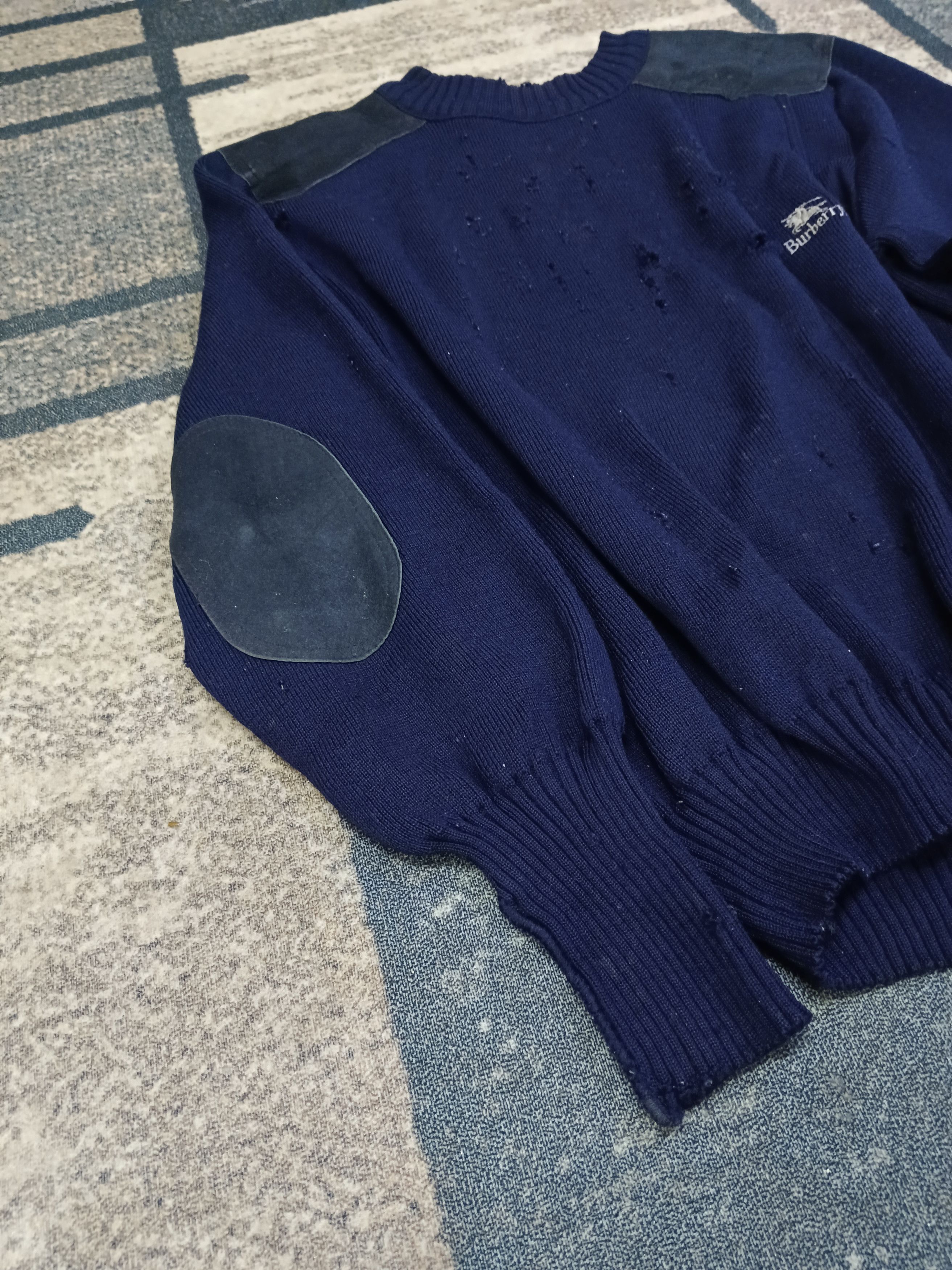 Burberry SICK🔥THRASHED BURBERRY KNITWEAR Size US M / EU 48-50 / 2 - 4 Thumbnail