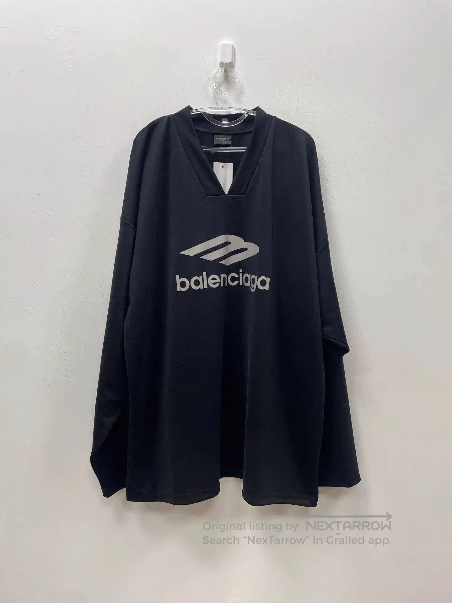 Balenciaga Black V. Size US M / EU 48-50 / 2 - 1 Thumbnail