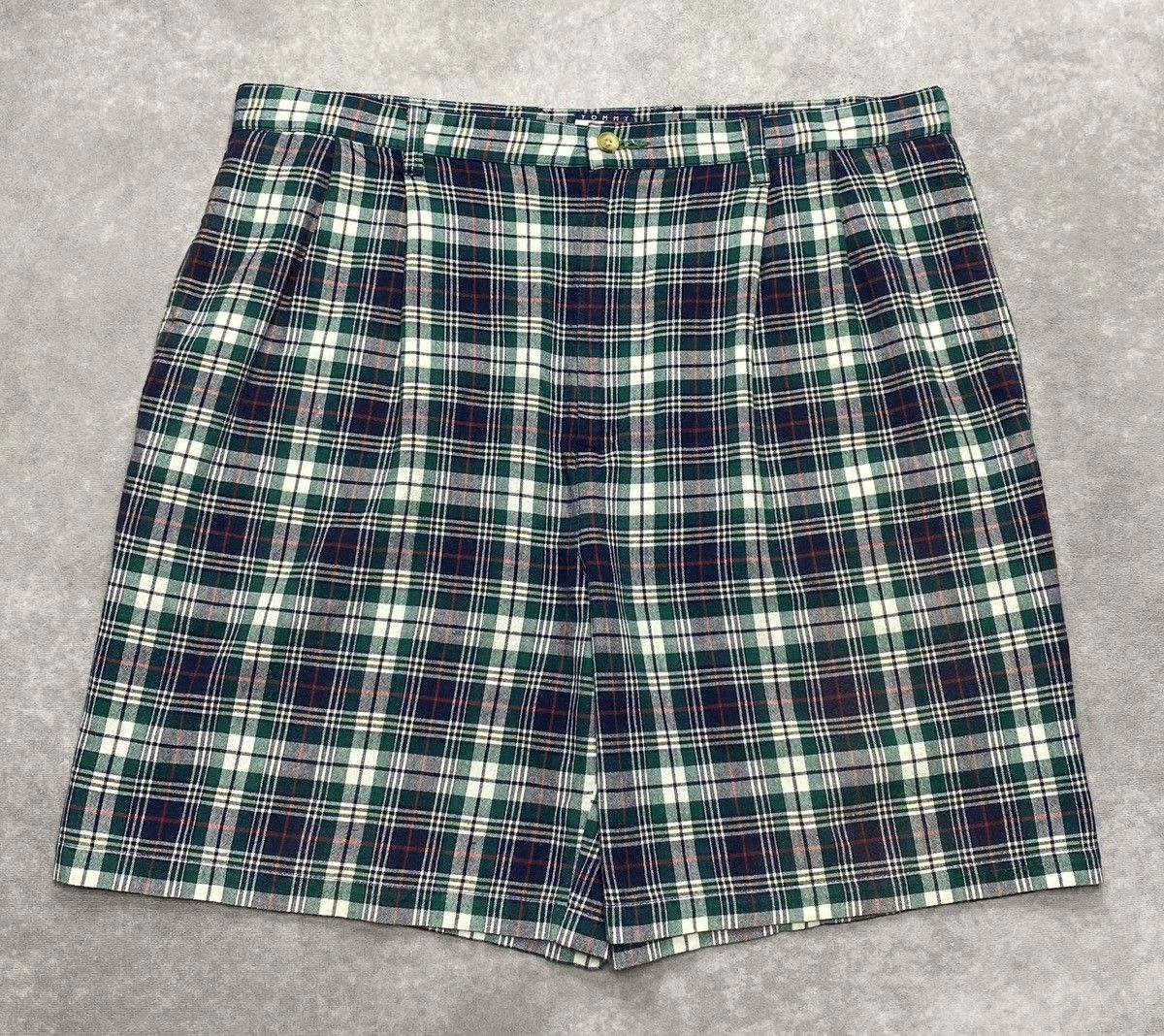 Tommy Hilfiger 90’s Vintage Tommy Hilfiger Checkered Pleated Shorts Size US 38 / EU 54 - 1 Thumbnail