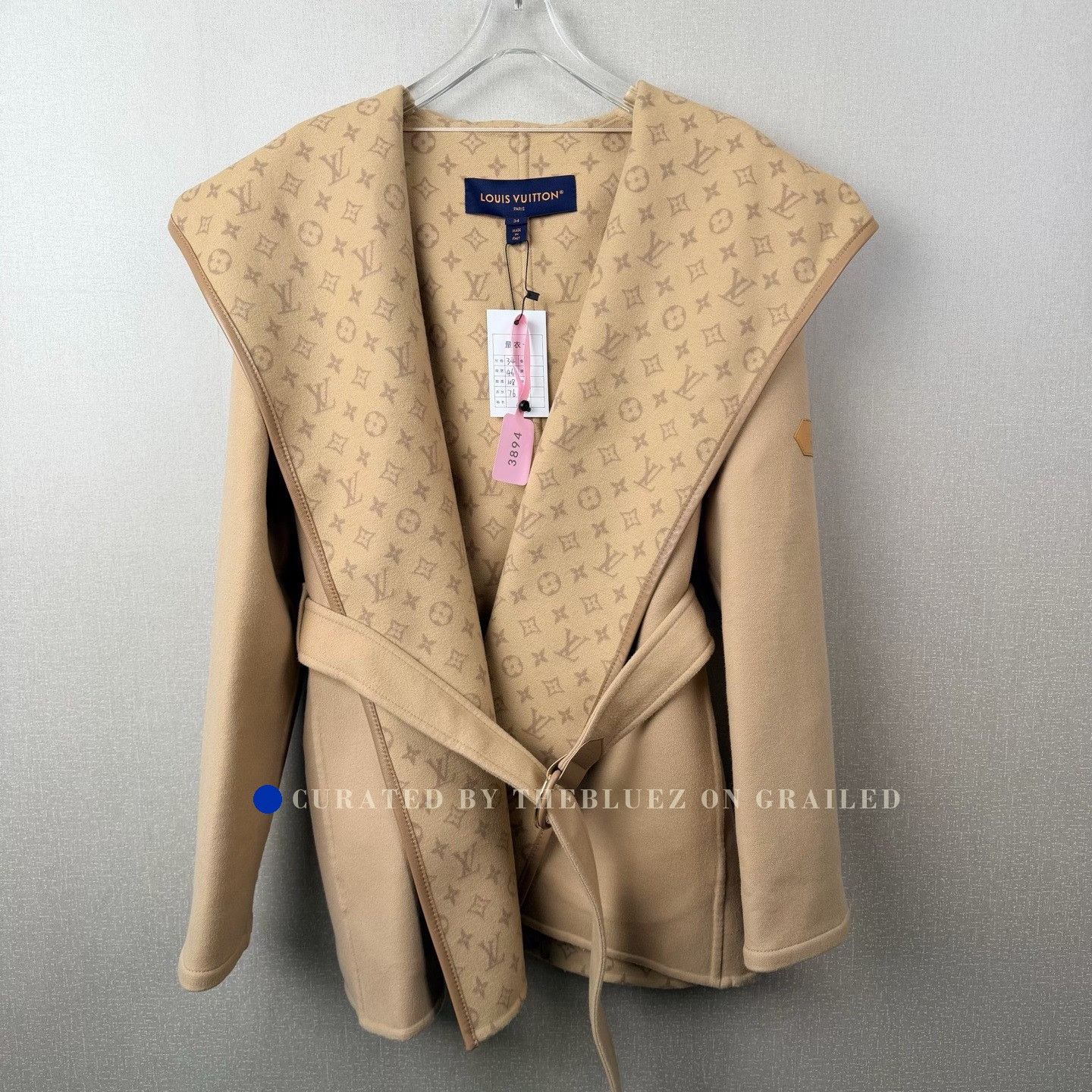 Louis Vuitton Louis Vuitton Short Coat Full Print Lining Size XXS / US 00 / IT 34 - 1 Thumbnail