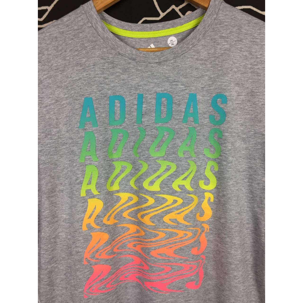 Adidas Adidas Grey Neon Gradient Wavy Logo Graphic Tee Youth XL Size US M / EU 48-50 / 2 - 3 Thumbnail