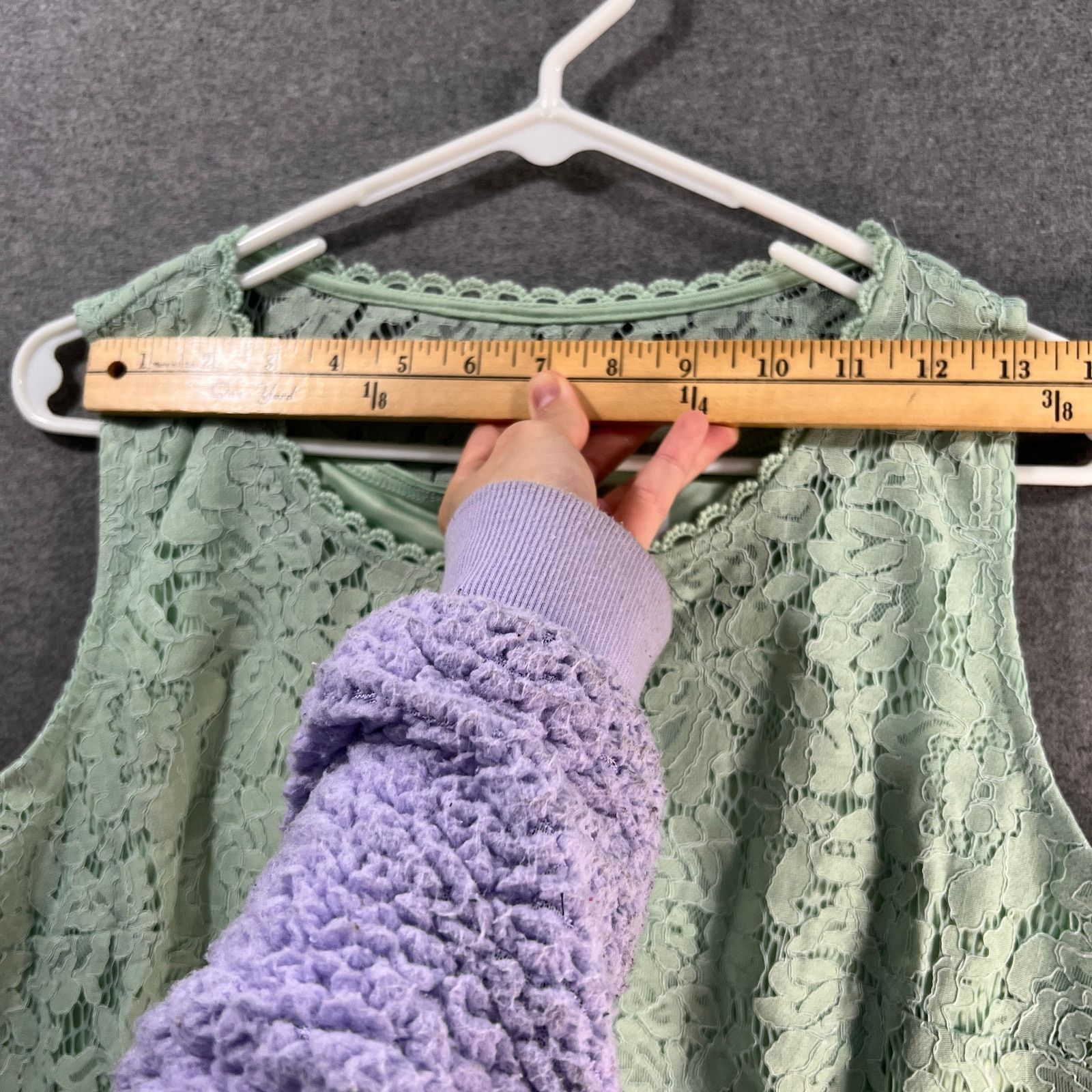 Isaac Mizrahi Isaac Mizrahi Live! Lace Swing Tank Pale Aloe Size Small Size S / US 4 / IT 40 - 6 Thumbnail