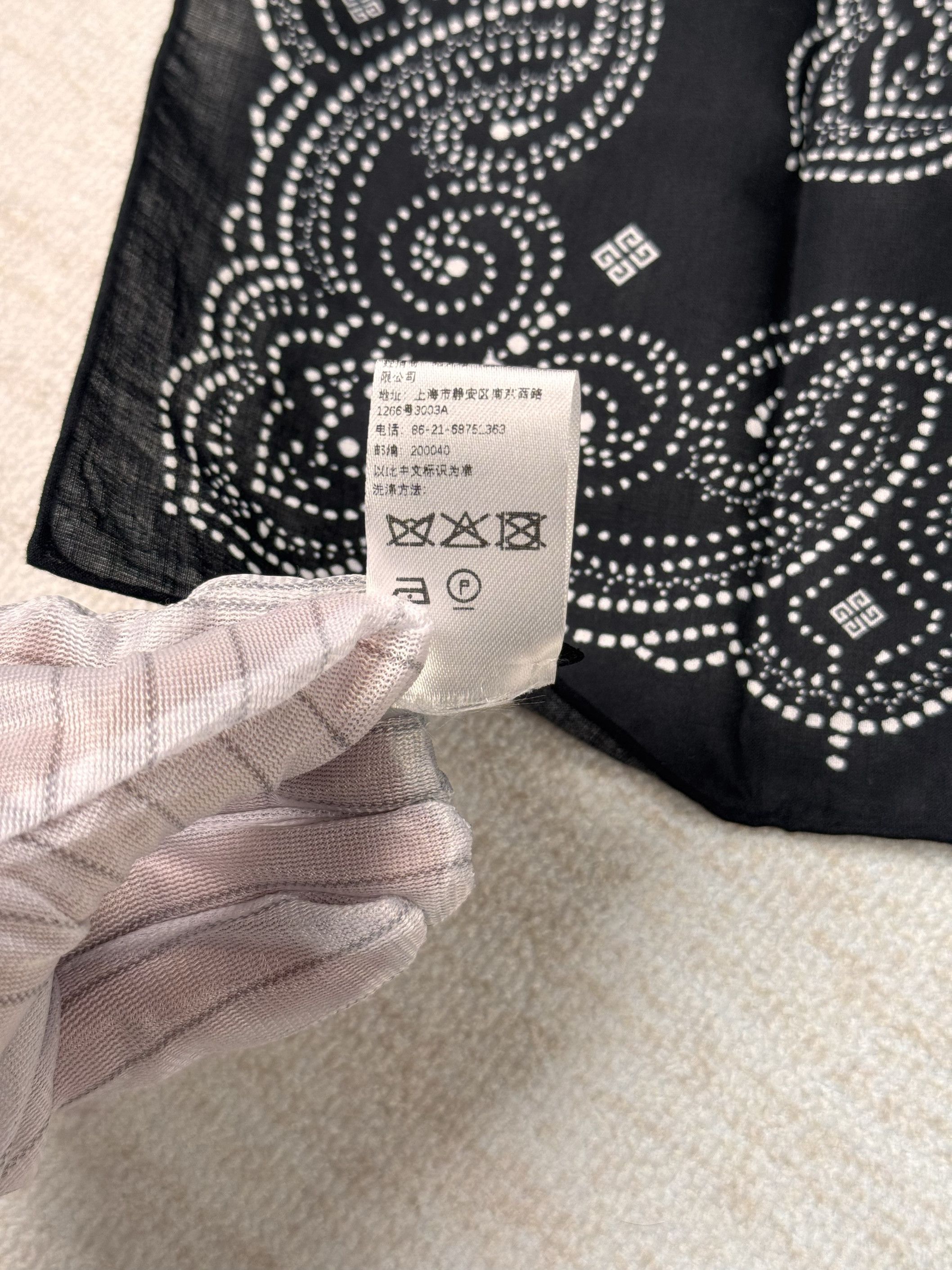 Givenchy UNWORN* GIVENCHY Printed Cotton Bandana In Black Size ONE SIZE - 8 Thumbnail