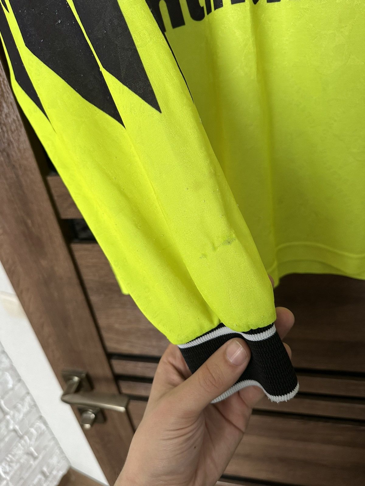 Nike 1994/1995 Nike Borussia Dortmund Vintage Long Sleeve Jersey Size US M / EU 48-50 / 2 - 21 Thumbnail
