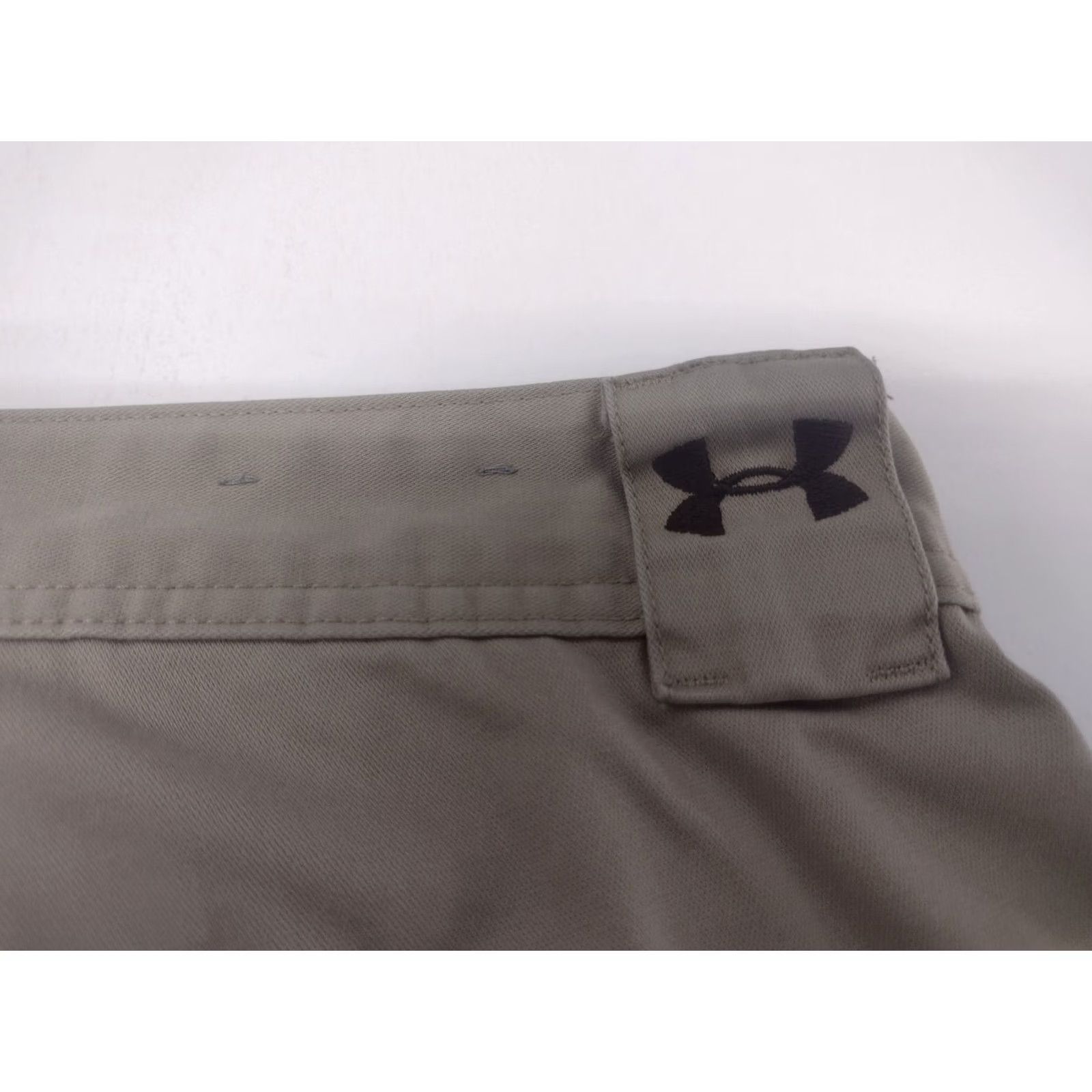 Under Armour Under Armour Mens 38 x 12 Chino Outdoor Shorts Tan #1729 Pants Shorts Chino Outdoor Mens Brown 38 Regular Belt Loops Pockets Breathable Quick Dry Size US 38 / EU 54 - 5 Thumbnail