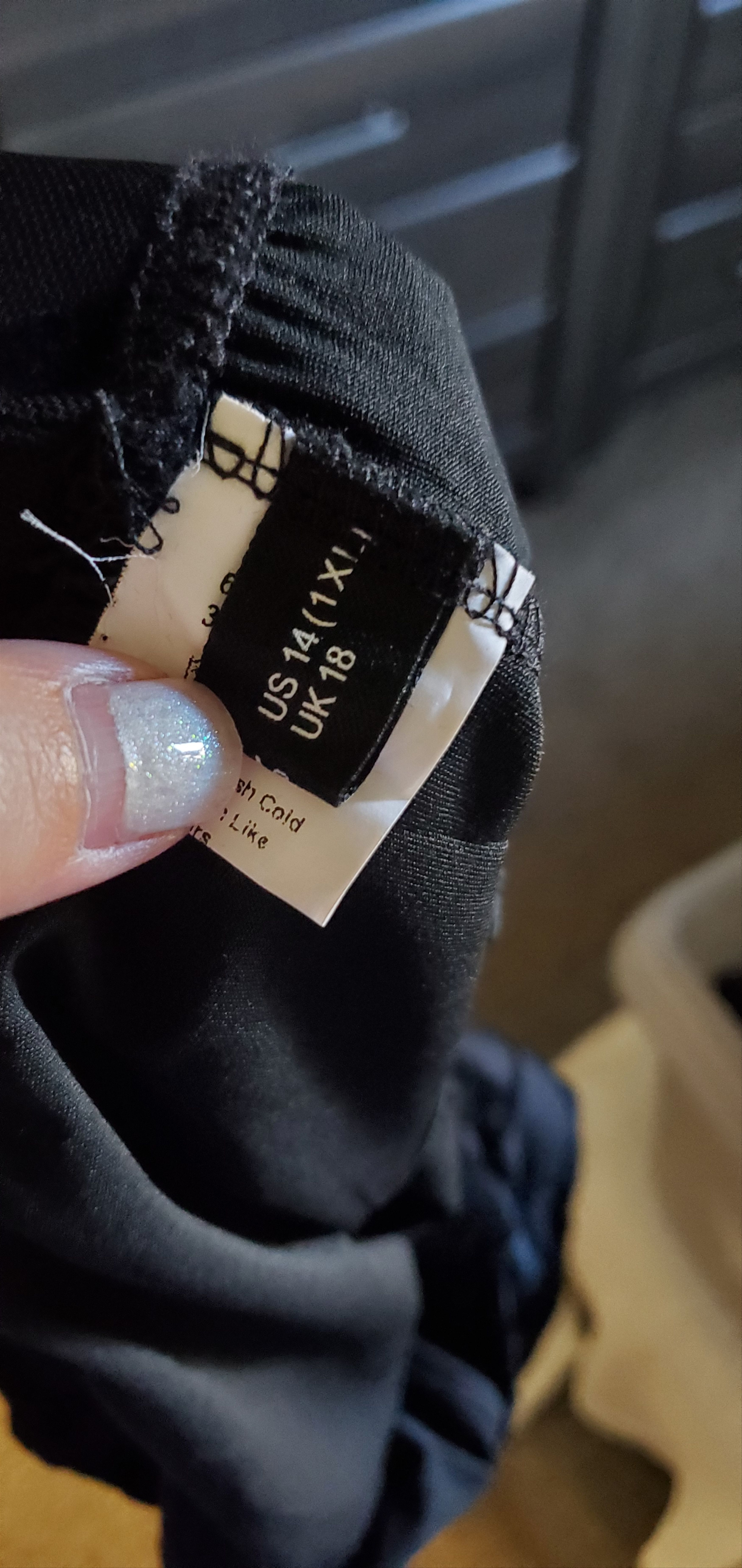 Other Sexy black mesh shorts w/ abstract velvet design (1x/14) Size 36" / US 14 / IT 50 - 4 Thumbnail