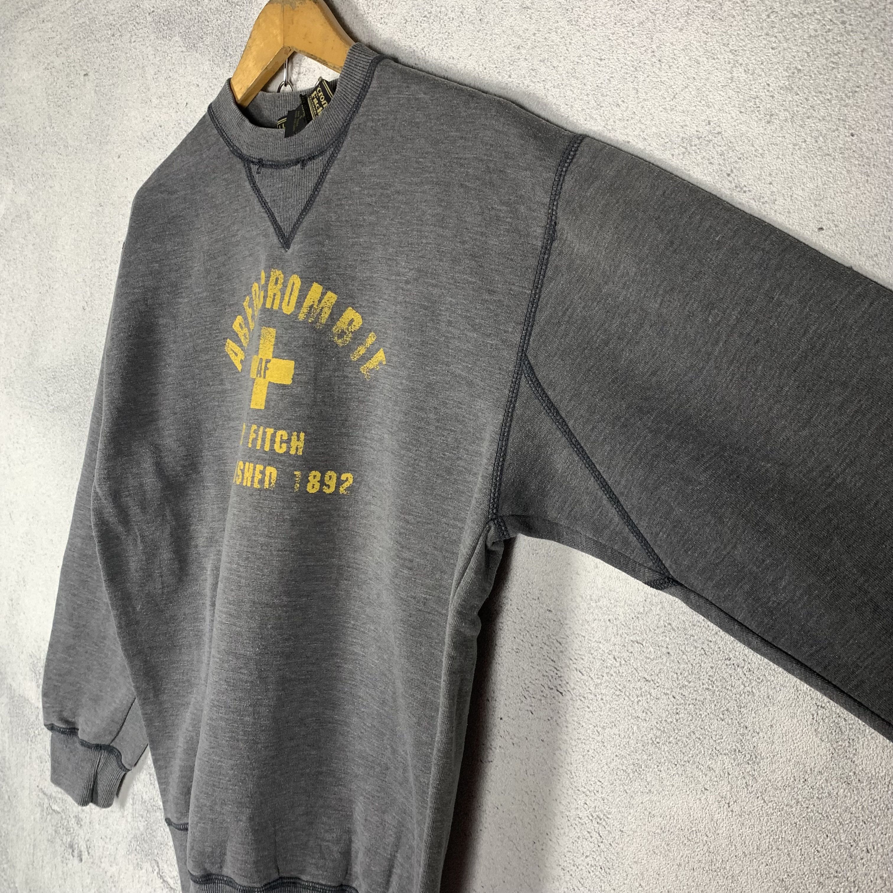 Abercrombie & Fitch Vintage Abercrombie & Fitch Sweatshirt Crewneck Size US S / EU 44-46 / 1 - 2 Thumbnail