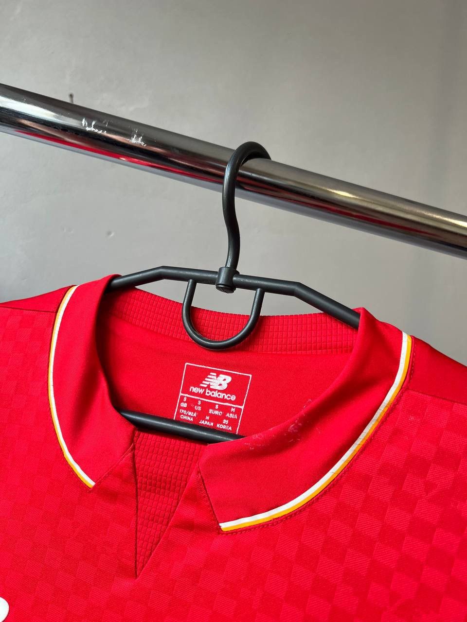 New Balance 2015/16 LIVERPOOL FC HOME SOCCER JERSEY FOOTBALL SHIRT SZ S Size US S / EU 44-46 / 1 - 7 Thumbnail