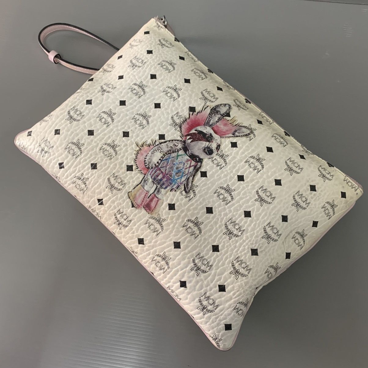 MCM MCM White Clutch Slingbag Size ONE SIZE - 12 Thumbnail