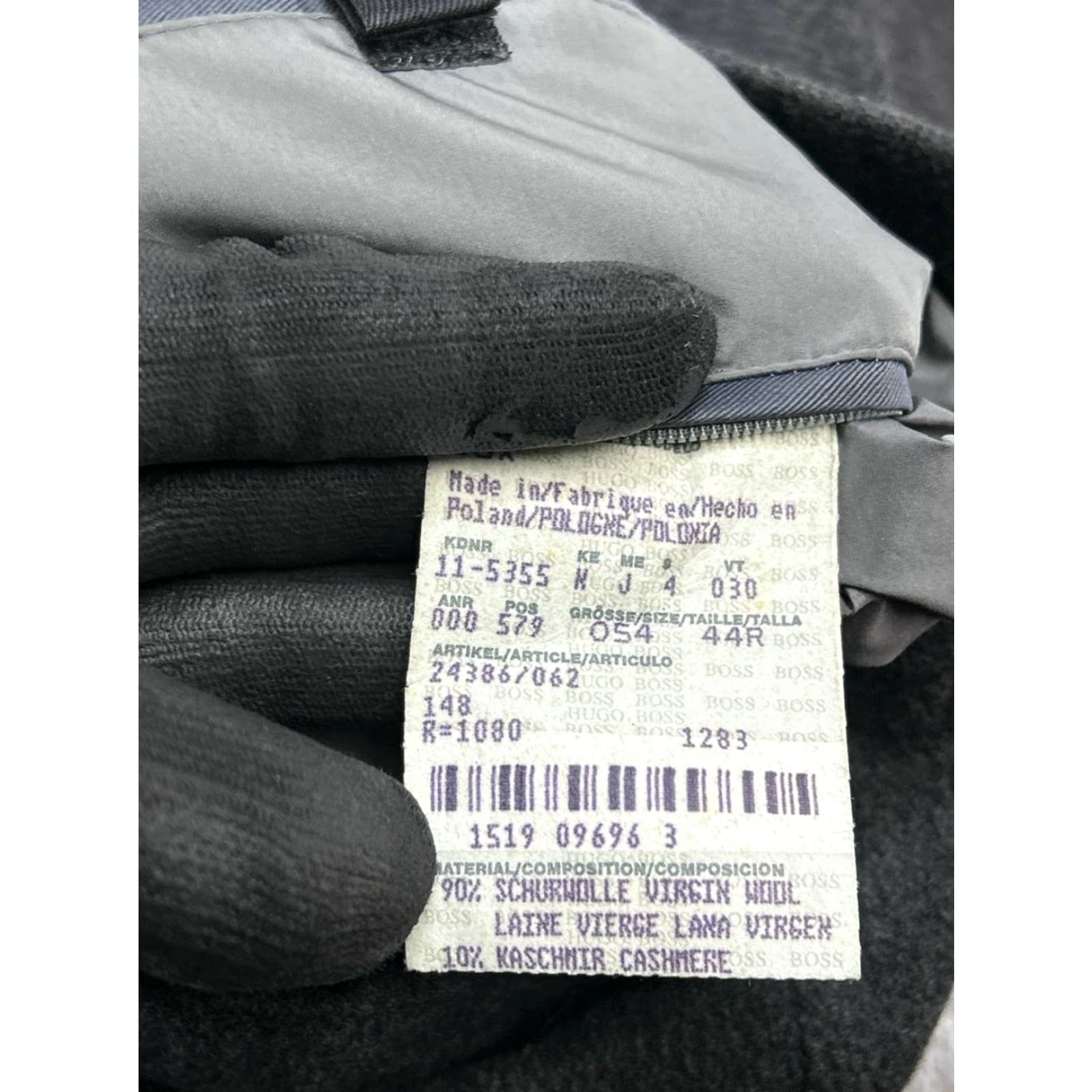 Hugo Boss VINTAGE Hugo Boss Overcoat Mens 44 Black Virgin Wool Heavy Size US S / EU 44-46 / 1 - 6 Thumbnail