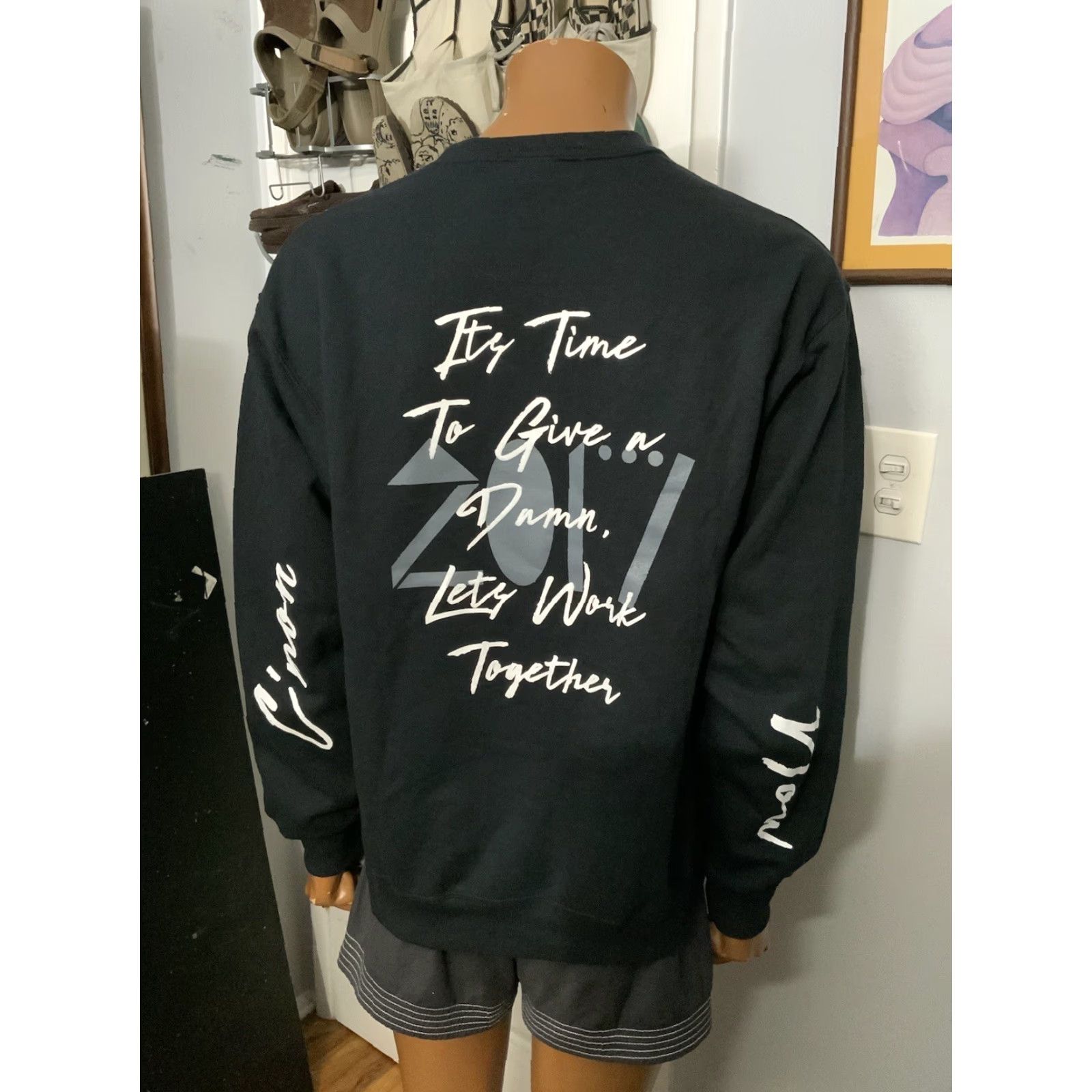 Rhythm Cloney It’s Time Black Crewneck Sweatshirt L Men Pullover 2017 Off Rhythm Nation Sz. L Black Crewneck Sweatshirt Mens Size US L / EU 52-54 / 3 - 7 Thumbnail