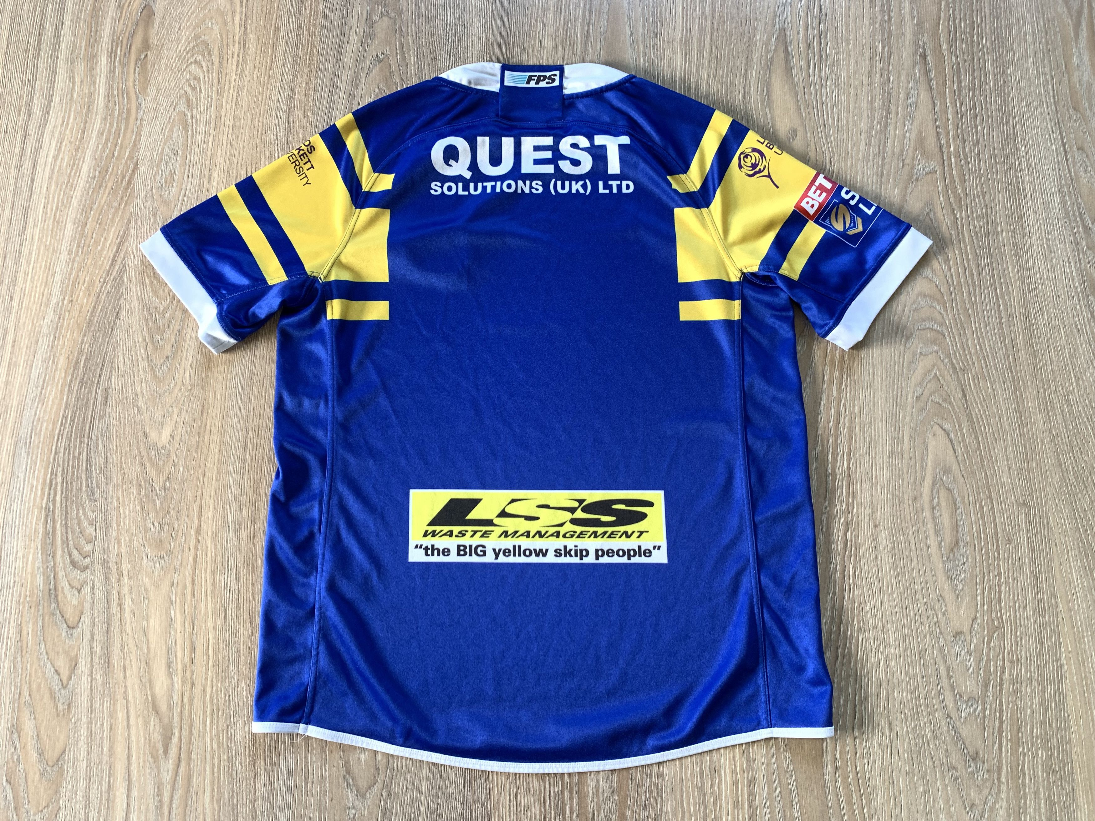Vintage ISC Berrys Leeds Rhinos Vintage Rugby Jersey 2016 Size US M / EU 48-50 / 2 - 3 Thumbnail