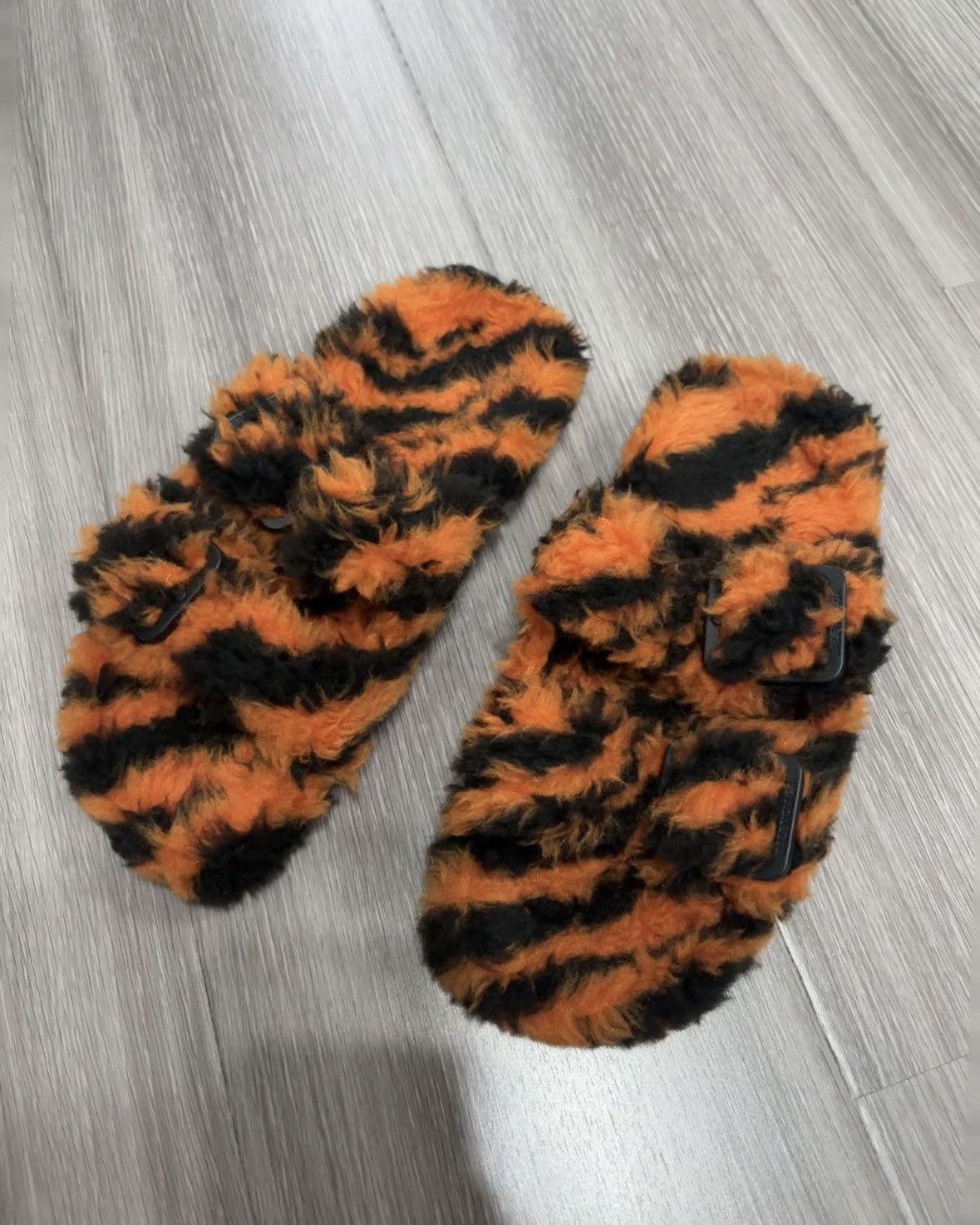 Balenciaga Balenciaga Furry leopard print slides | Grailed
