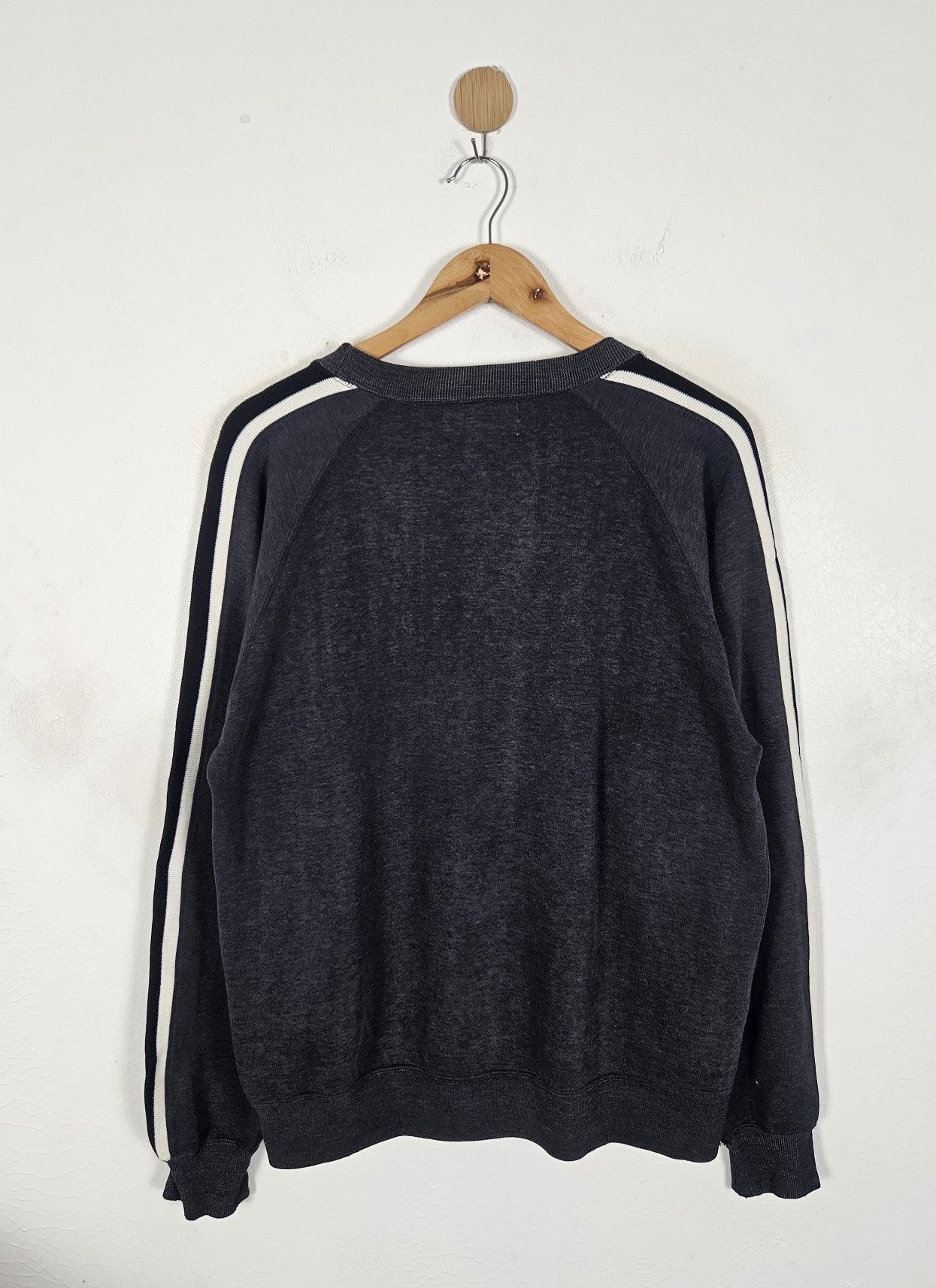 Hook-Ups Vintage Bitch Skateboard Streetwear 90s sweatshirt Size US L / EU 52-54 / 3 - 3 Thumbnail