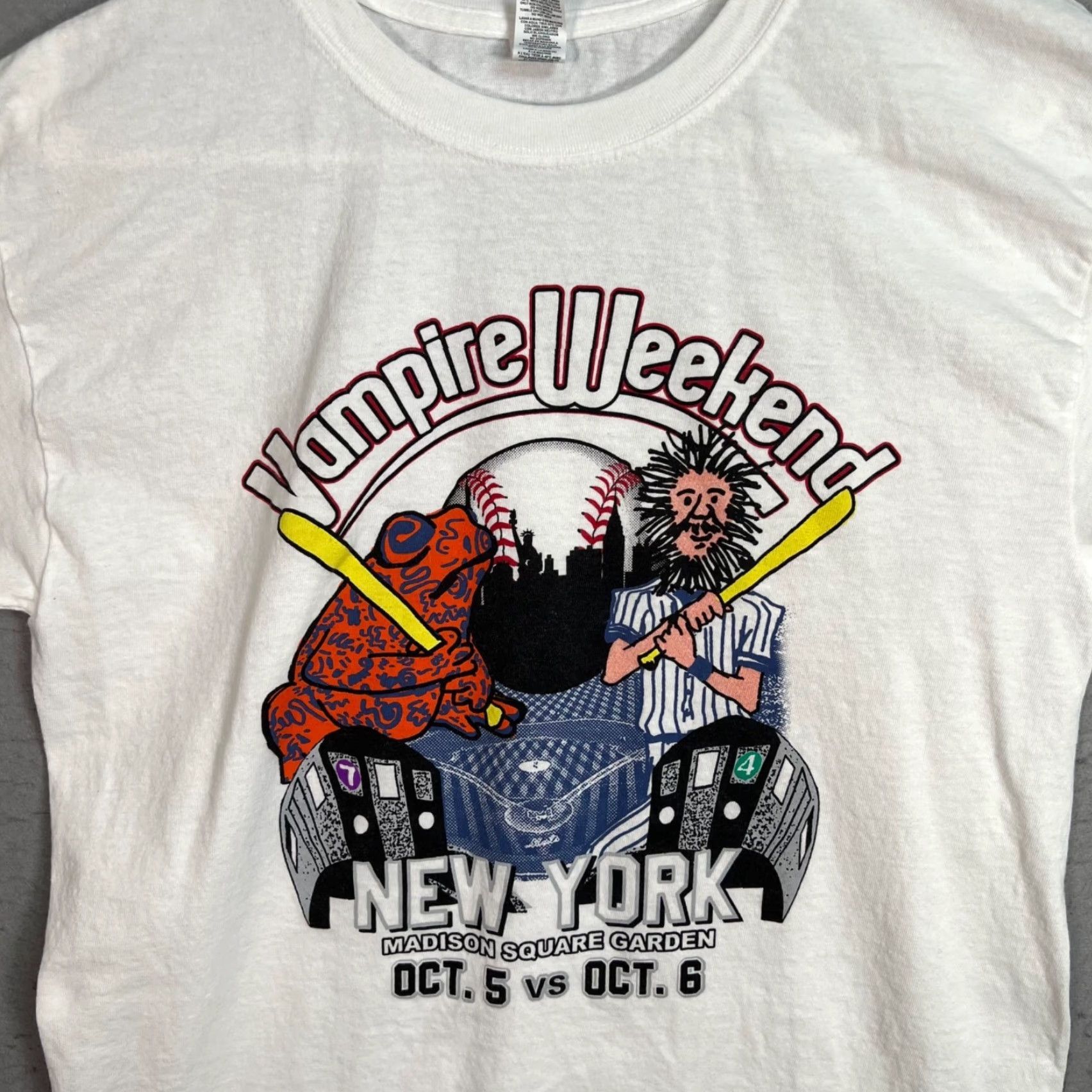 Vintage VINTAGE Vampire Weekend Concert T-Shirt Adult Mens Medium White 100% Cotton Short Sleeve Crew Neck Size US M / EU 48-50 / 2 - 4 Thumbnail