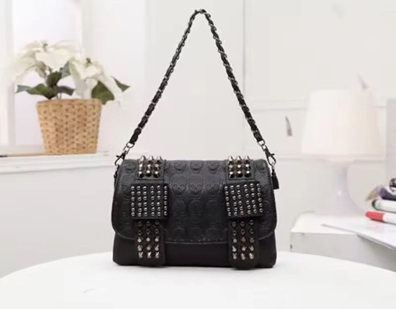 Japanese Brand Black Rivet Shoulder Bag Size ONE SIZE - 8 Thumbnail