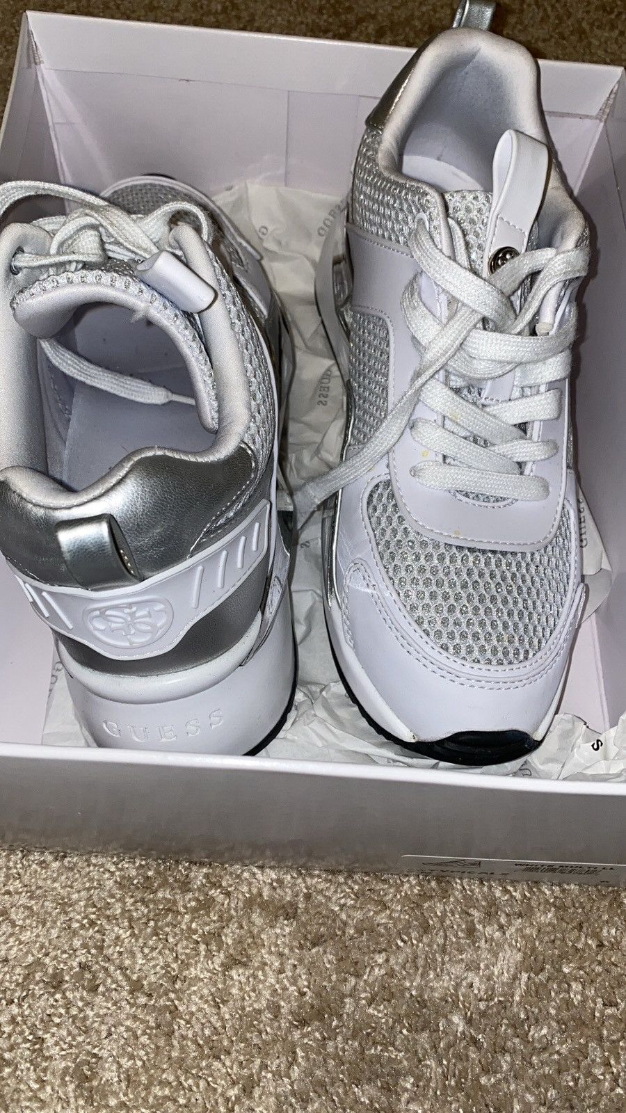 Guess Guess typical running tennis shoes Size US 8.5 / EU 41-42 - 2 Thumbnail