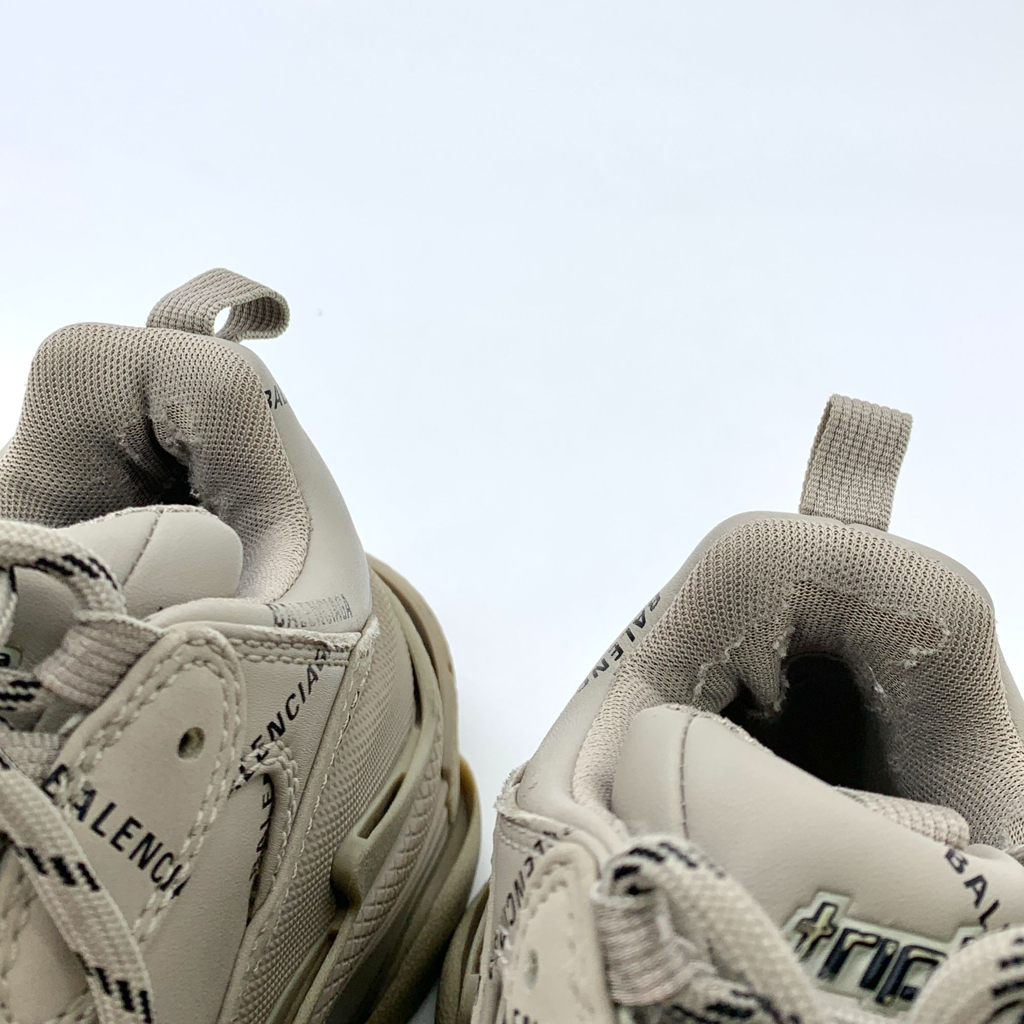Balenciaga Balenciaga Triple S Beige Sneakers Size 35 Womens Leather De Size US 5 / IT 35 - 5 Thumbnail