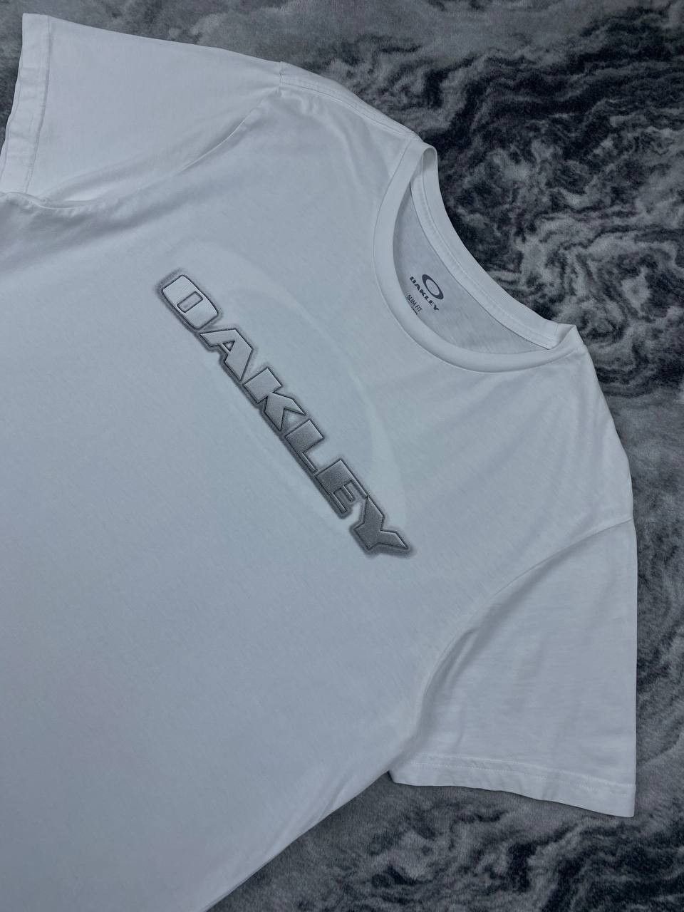 Oakley Vintage Oakley T Shirt 3D Big Logo Men Size XL White Size US XL / EU 56 / 4 - 10 Thumbnail