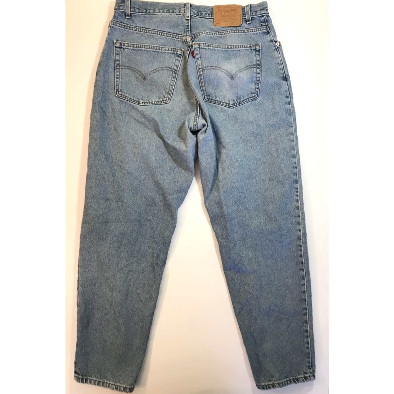 Levi's VINTAGE Levi's 560 Tapered Jeans Denim Made in USA 90s Light Wash 36 x 32 Mens Size US 36 / EU 52 - 7 Thumbnail