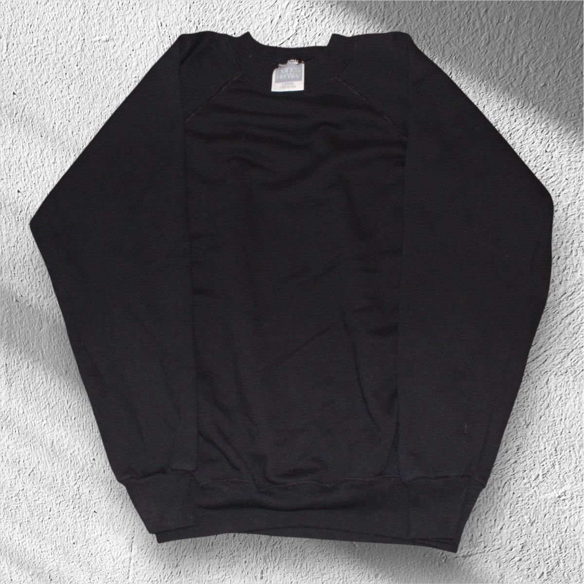 Hanes Vintage 90s Hanes Her Way Black Blank Crewneck (Made in USA) Size L / US 10 / IT 46 - 1 Thumbnail