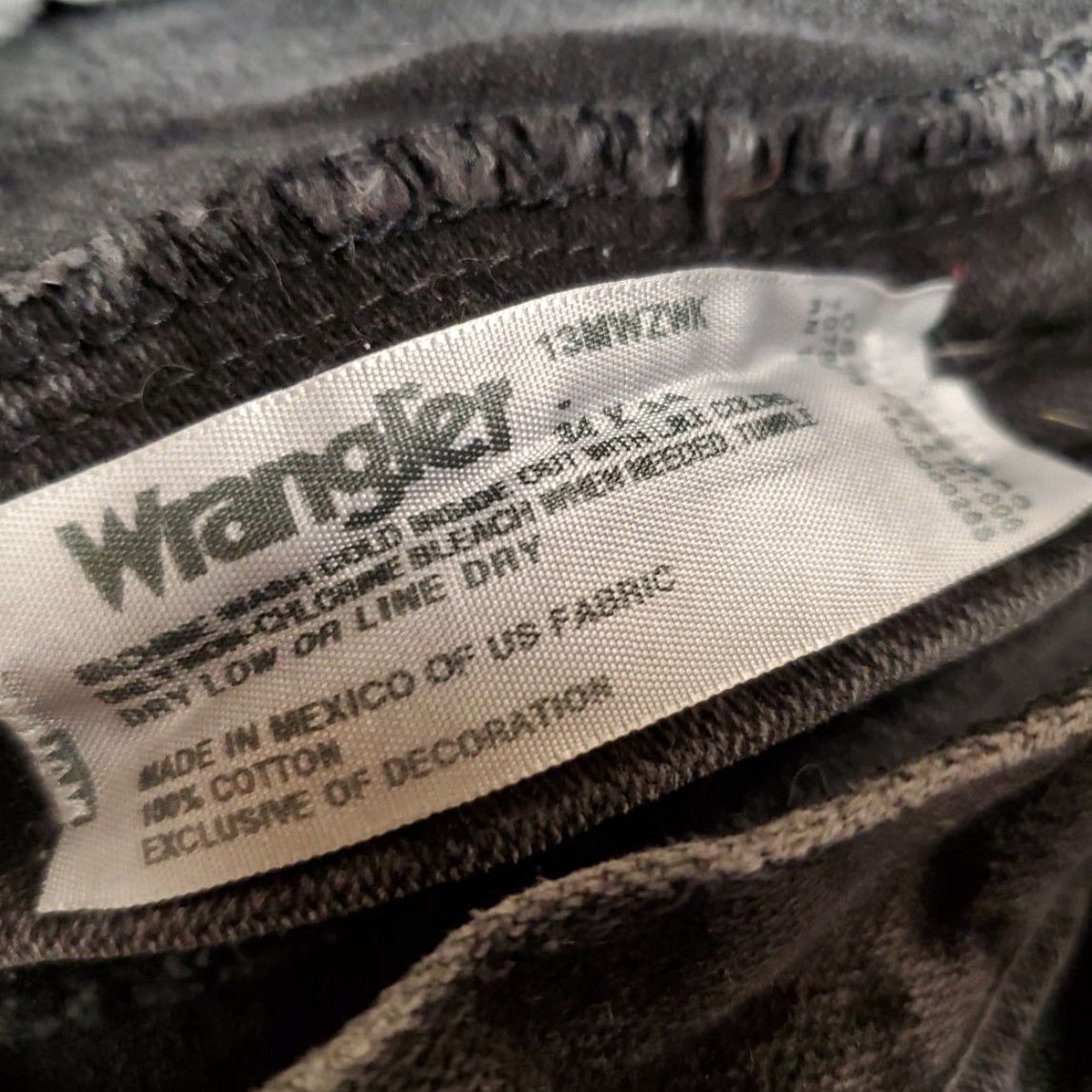 Wrangler Wrangler Jeans Mens 34x34 Black Heavyweight Denim 1013MWZWK Western Cowboy Rodeo Jeans Mens 34 Black Denim Western USA 13MWZ Wrangler 34x34 Size US 34 / EU 50 - 4 Thumbnail