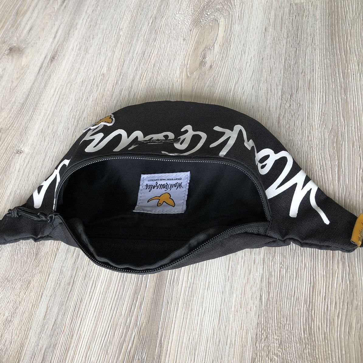 Japanese Brand ART BY MARK GONZALES Crossbody Bag Size ONE SIZE - 7 Thumbnail