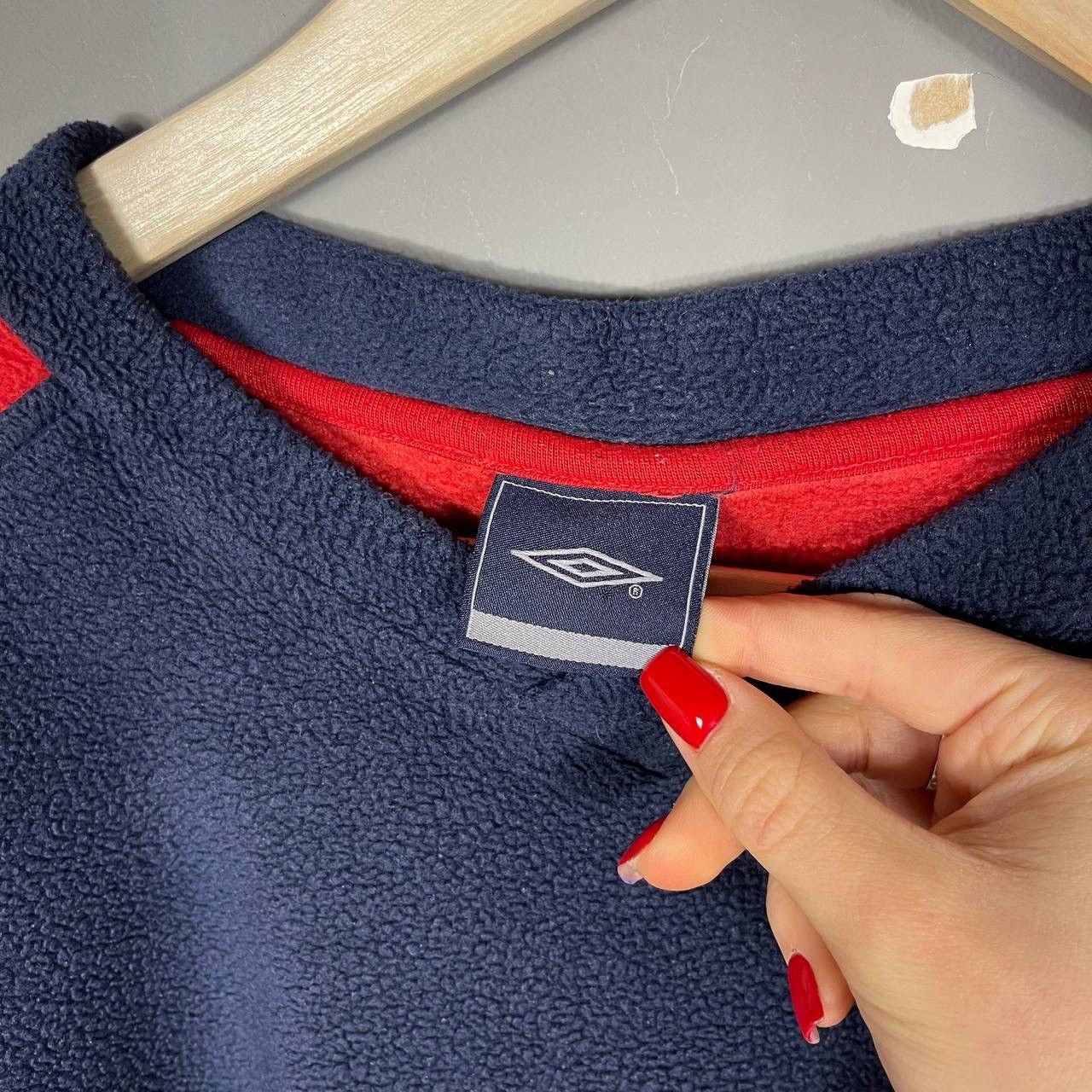 Umbro Rare Vintage Umbro Fleece Crewneck Navy Red Minimal Logo Size US XXL / EU 58 / 5 - 5 Thumbnail