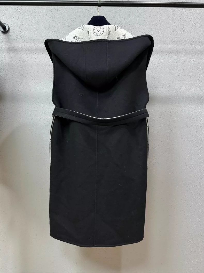 Louis Vuitton Louis Vuitton Sleeveless Wool Coat -2505 Size M / US 6-8 / IT 42-44 - 2 Thumbnail
