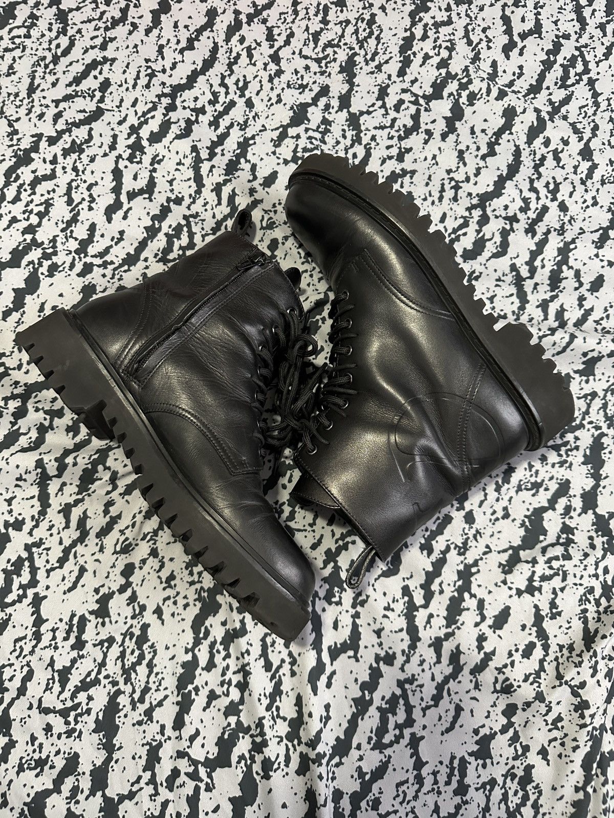 Valentino Valentino Garavani Men Combat Leather Boot Size US 8 / EU 41 - 7 Thumbnail