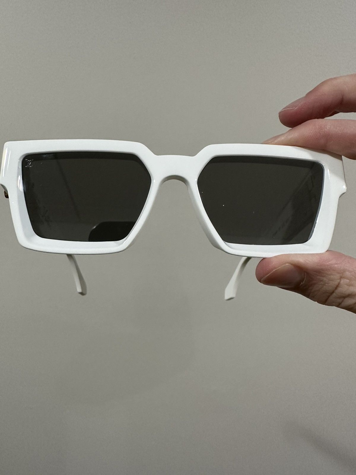 Louis Vuitton Louis Vuitton Virgil Abloh White 1.1 Millionaires Sunglasses Size ONE SIZE - 10 Thumbnail