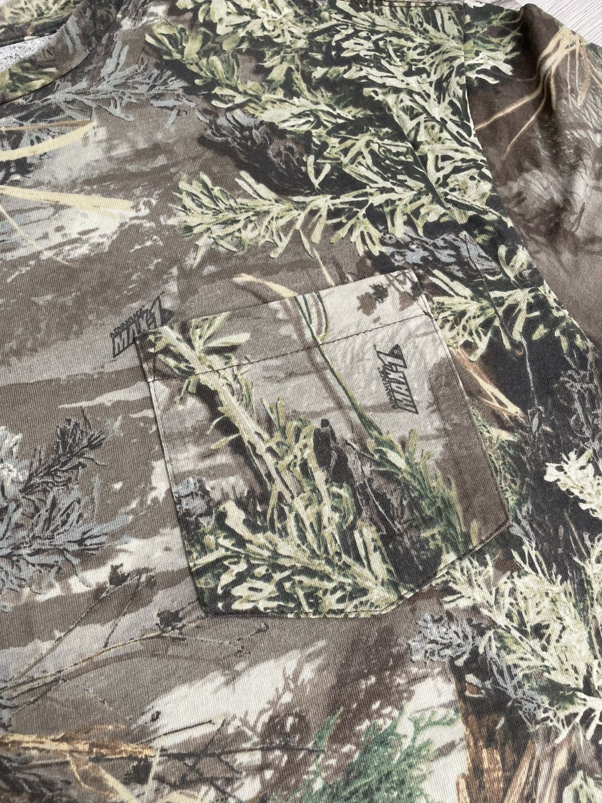Mossy Oaks × Realtree Vintage Camo RealTree Tee With pocket Like Supreme Keef Y2k Size US M / EU 48-50 / 2 - 5 Thumbnail