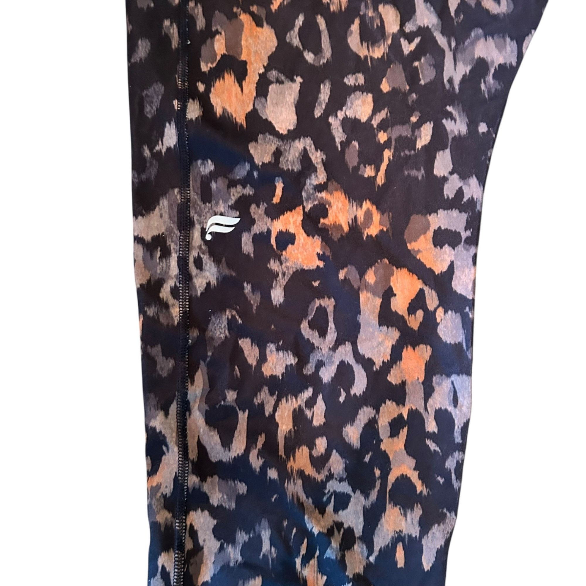 Fabletics NWT Fabletics All Over Leopard Print Define High-Waisted Leg Size 42" / US 20 - 6 Thumbnail